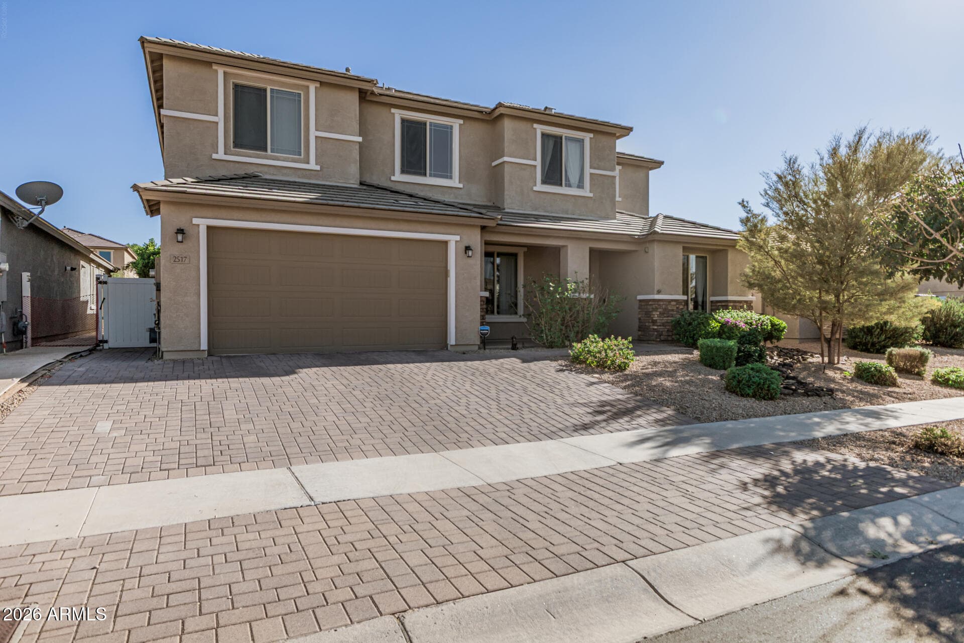 2517 E Novak Way — photo 2