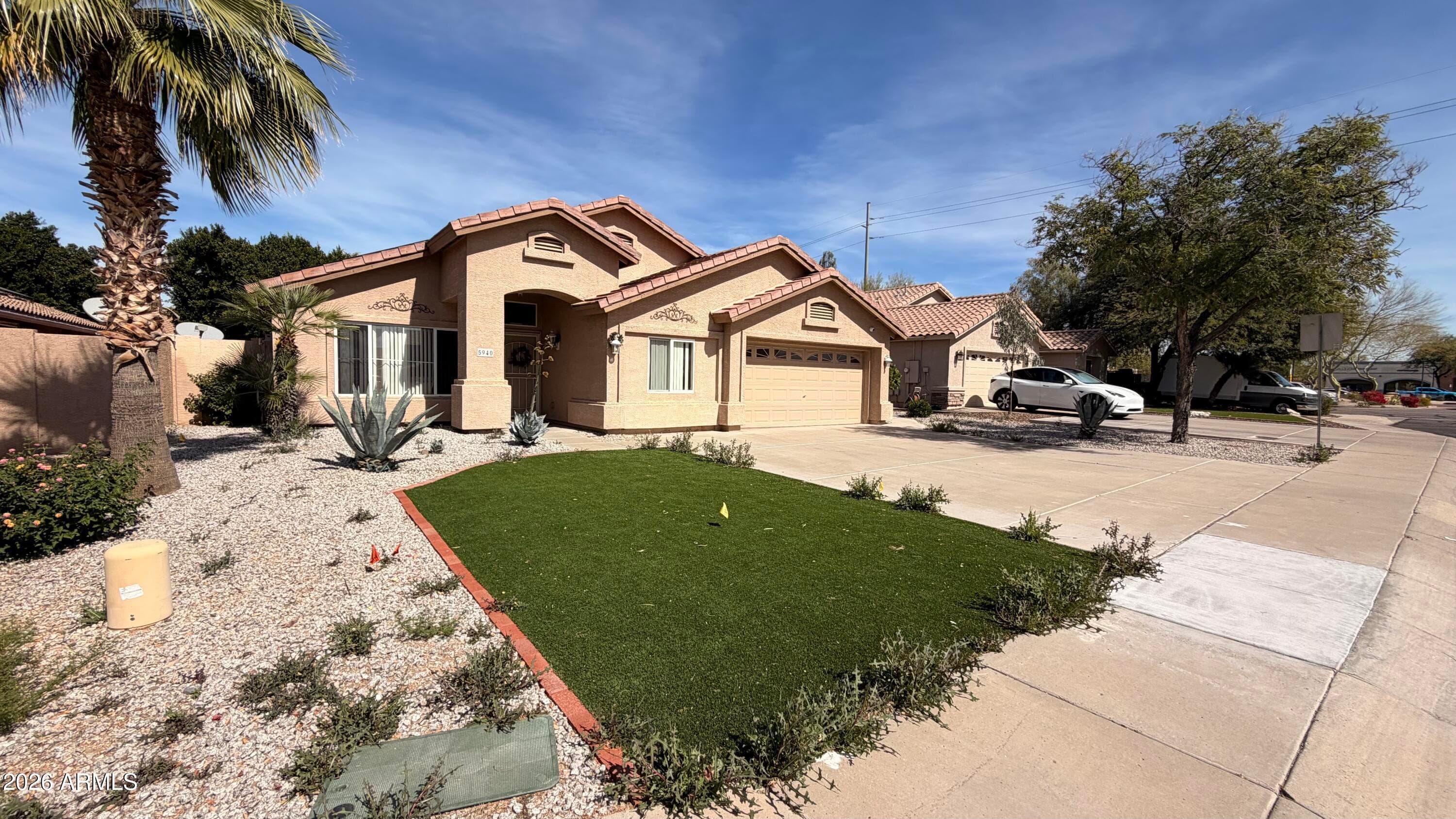 5940 W Villa Theresa Dr — photo 2