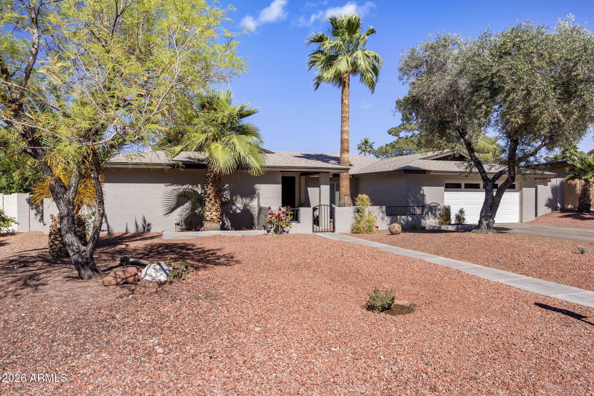 138 W Surrey Ave — photo 1