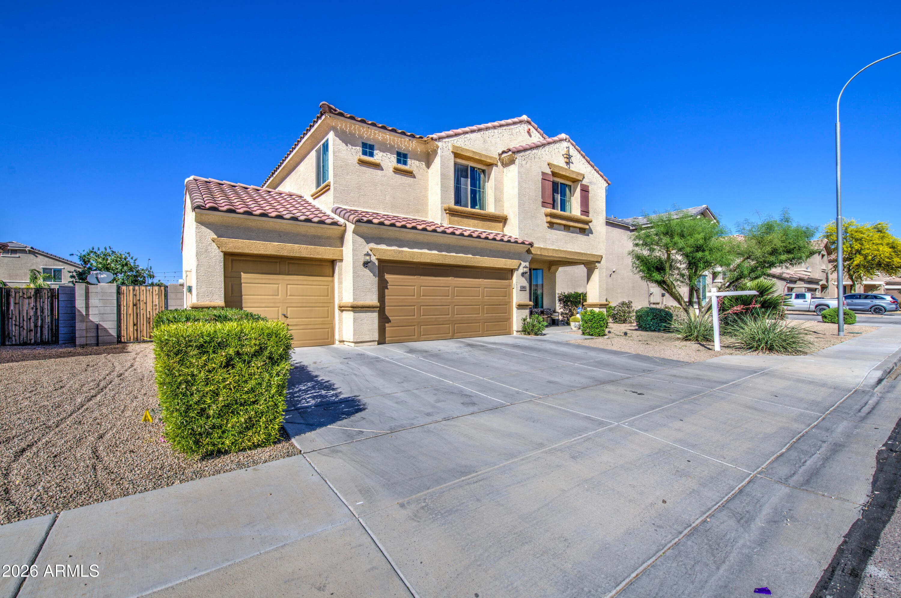 12202 W Del Rio Ln — photo 1