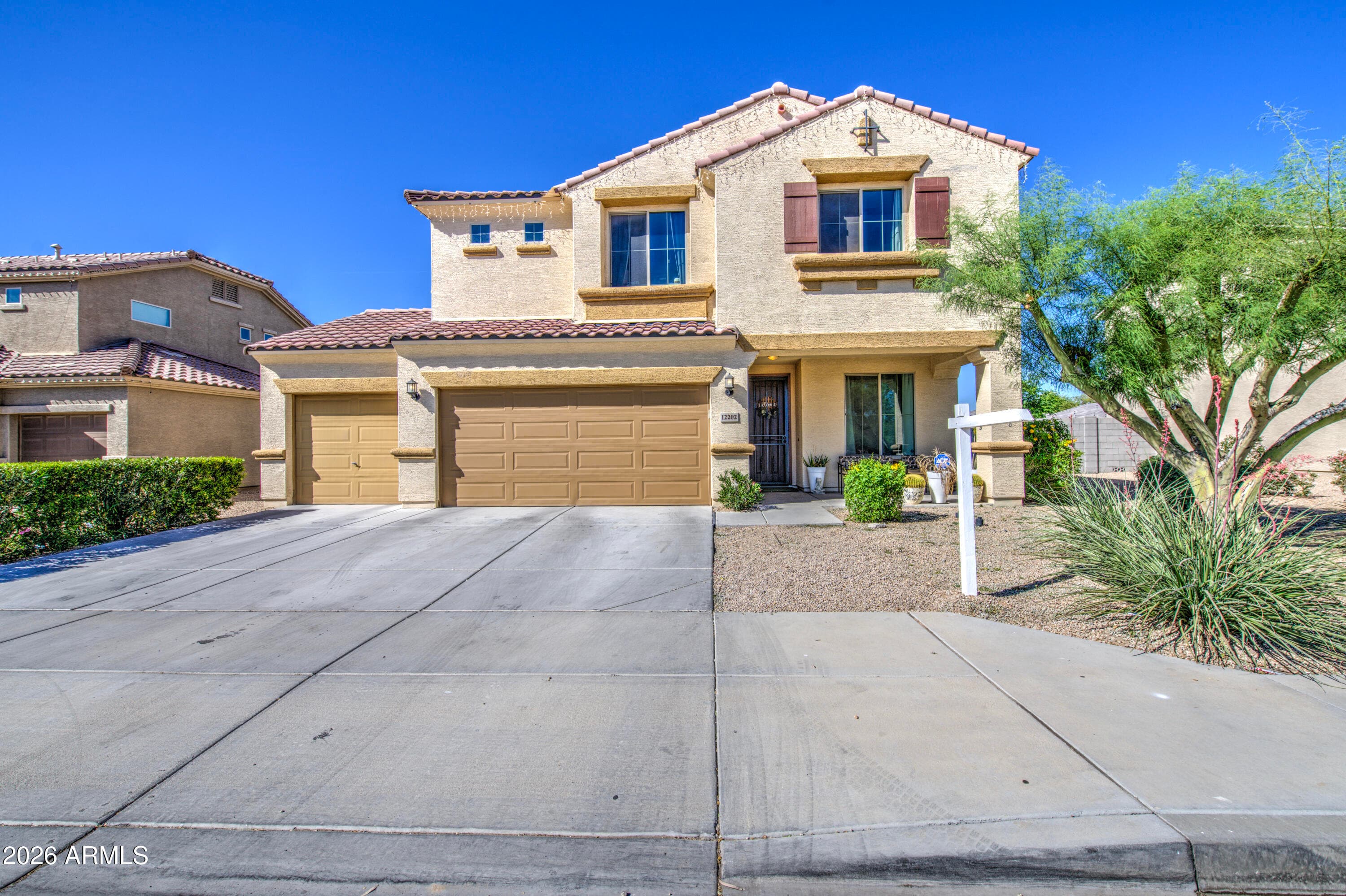 12202 W Del Rio Ln — photo 2