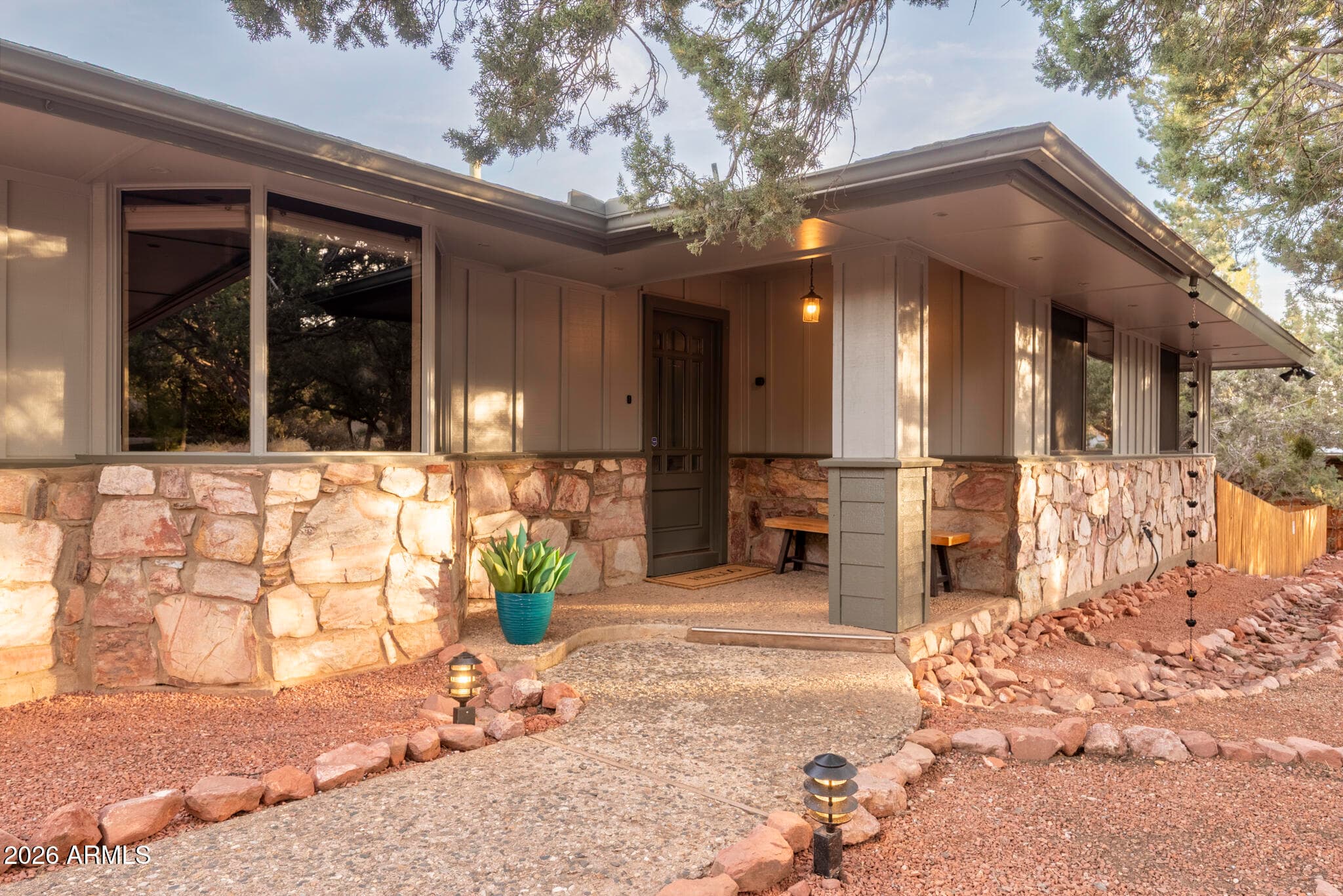 141 S Bowstring Dr — photo 1