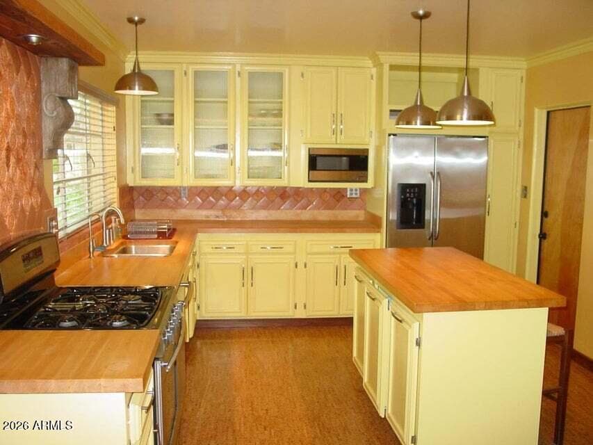 1808 W Avalon Dr — photo 2