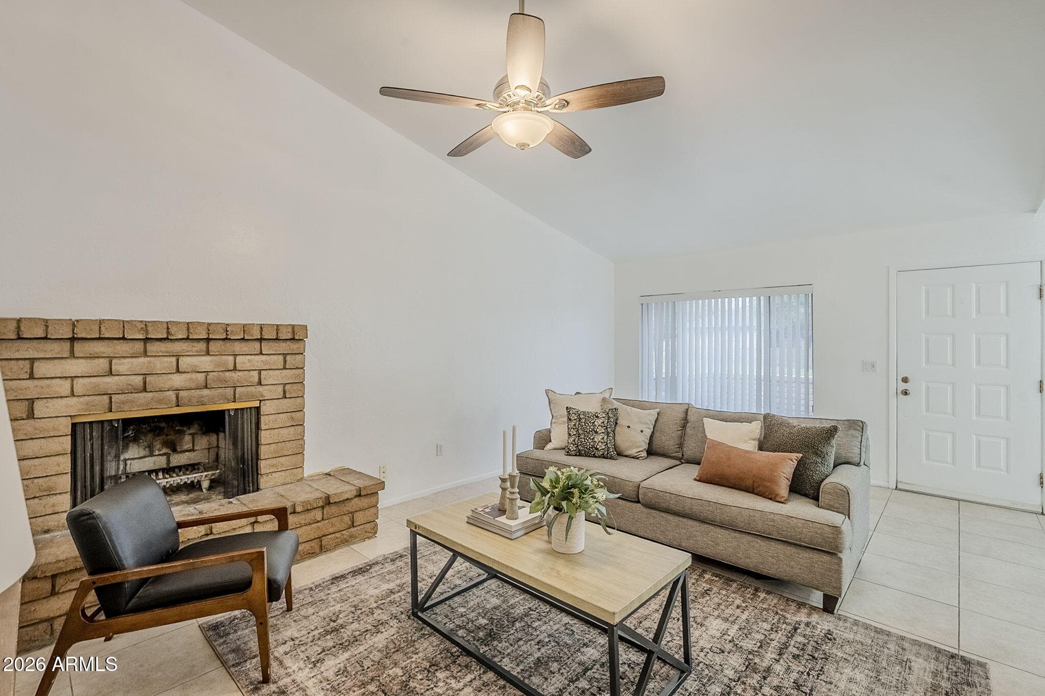16 W Loma Vista Dr 104 — photo 1