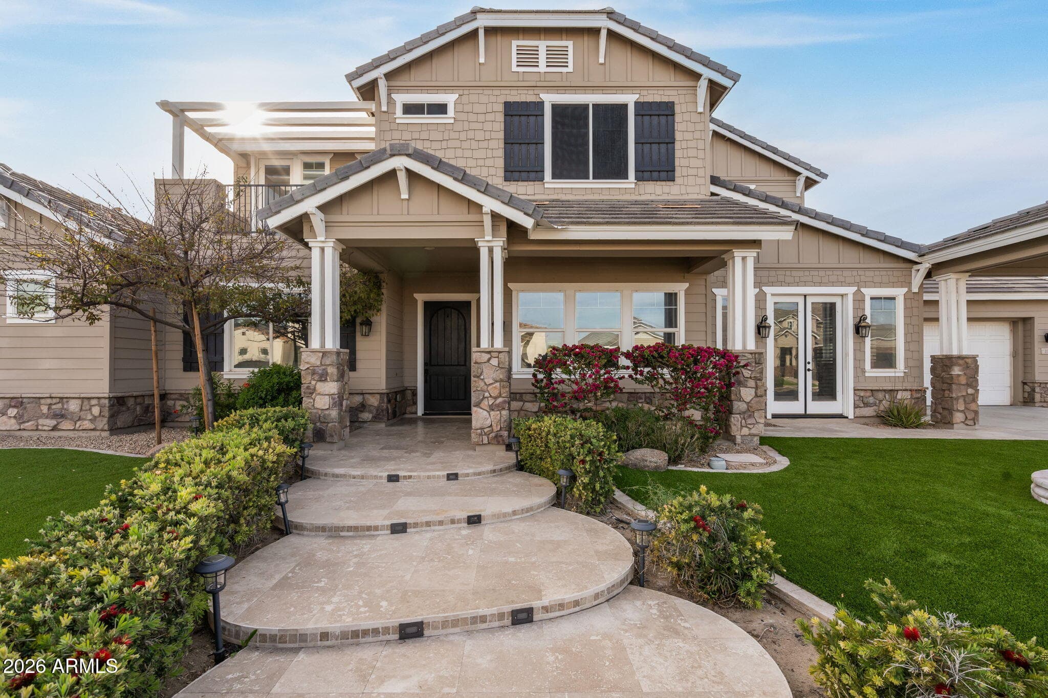 2822 E Constance Way — photo 2