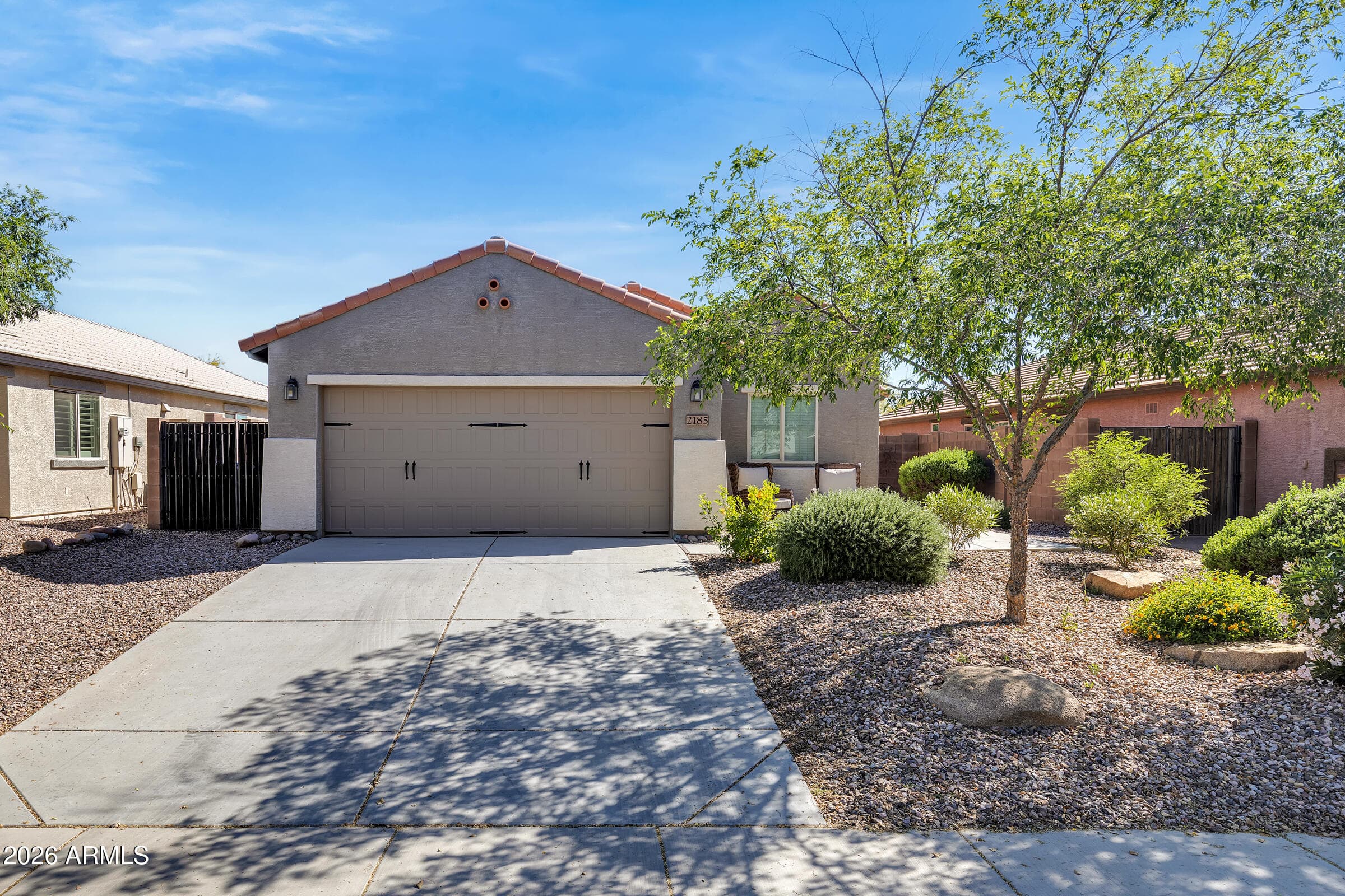 2185 E Hazeltine Way — photo 1
