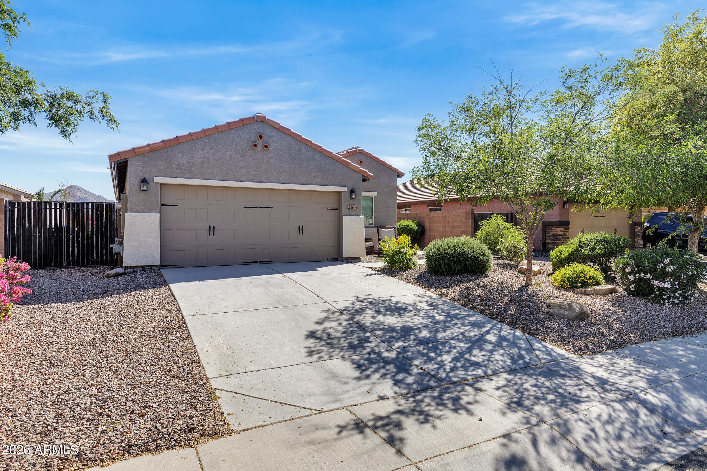 2185 E Hazeltine Way — photo 2