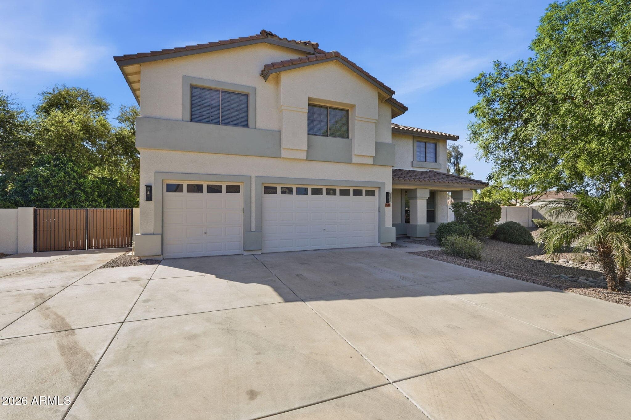 2645 E Elmwood Pl — photo 2