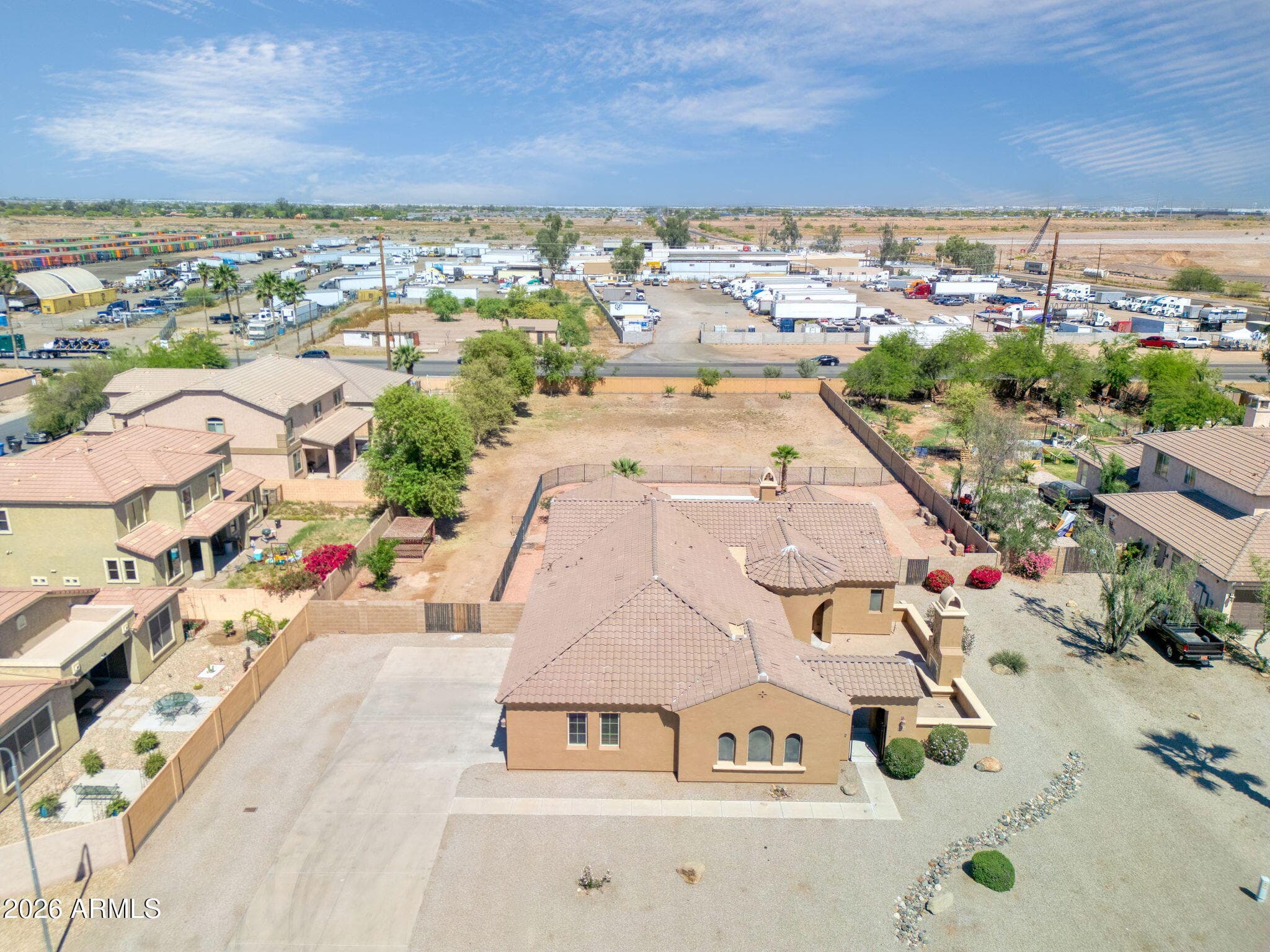 6712 W PLEASANT LN - Photo 3