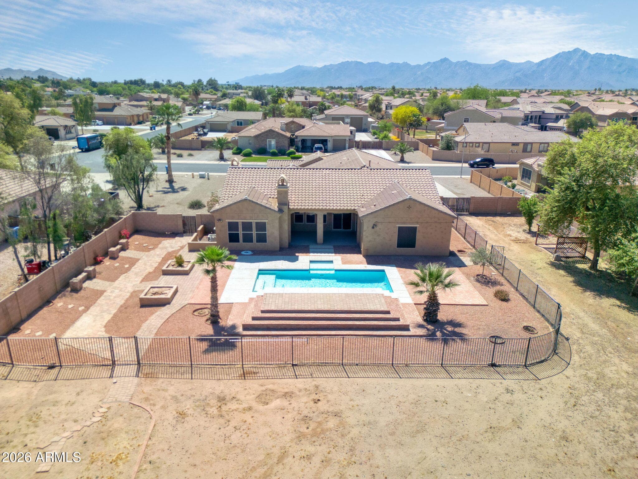6712 W PLEASANT LN - Photo 5