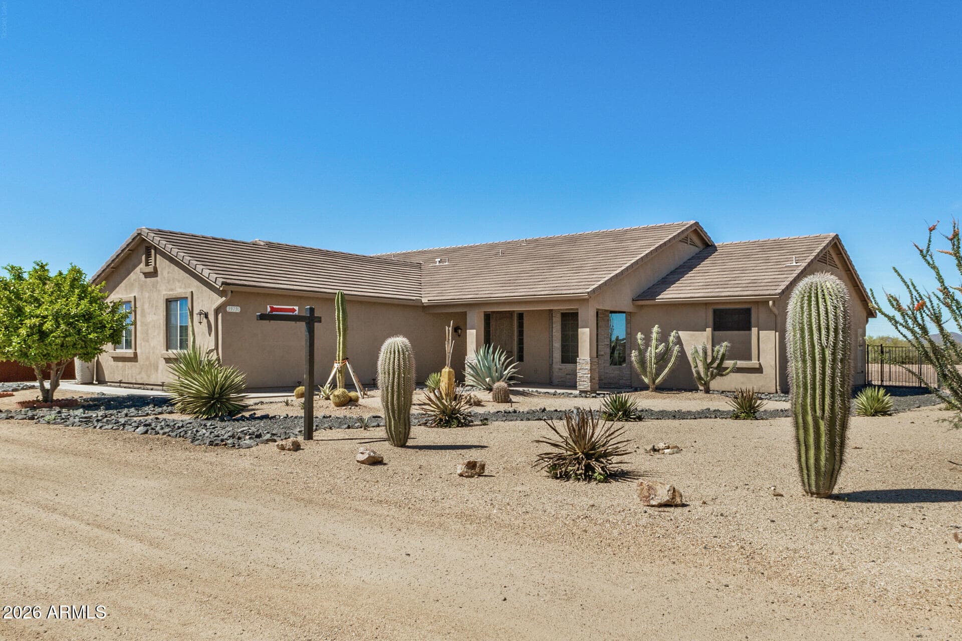 39730 N New River Rd — photo 1