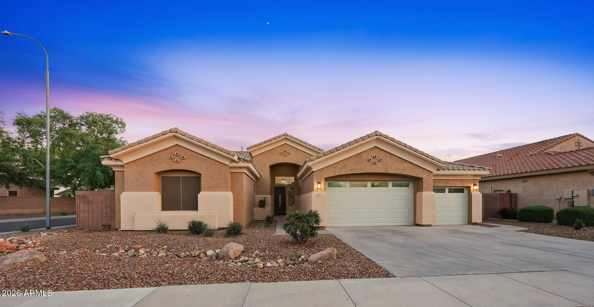 1091 E Kaibab Pl — photo 1