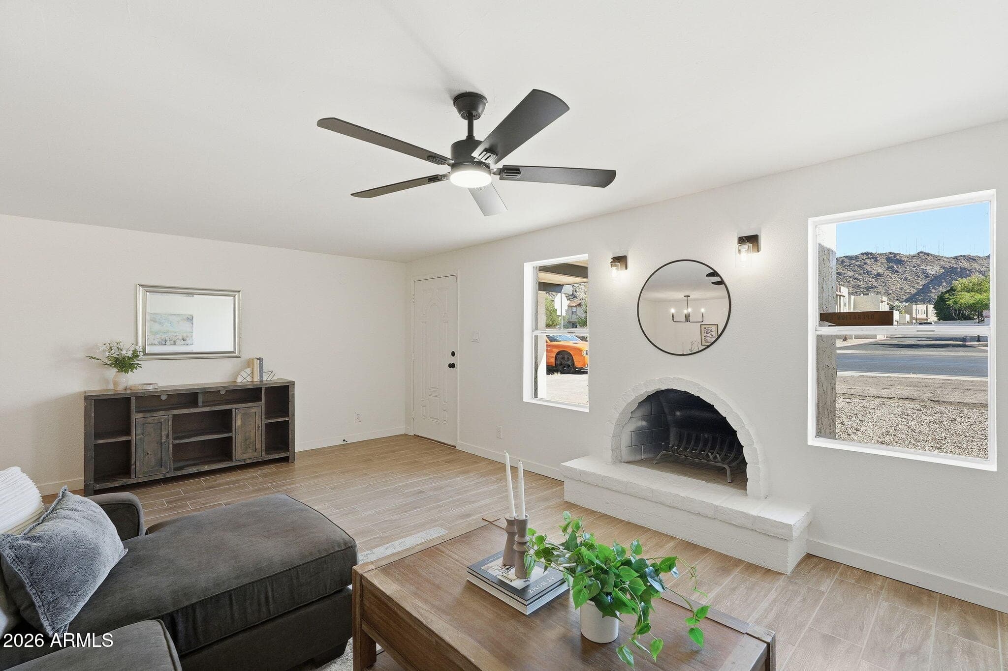 720 E Dobbins Rd — photo 1