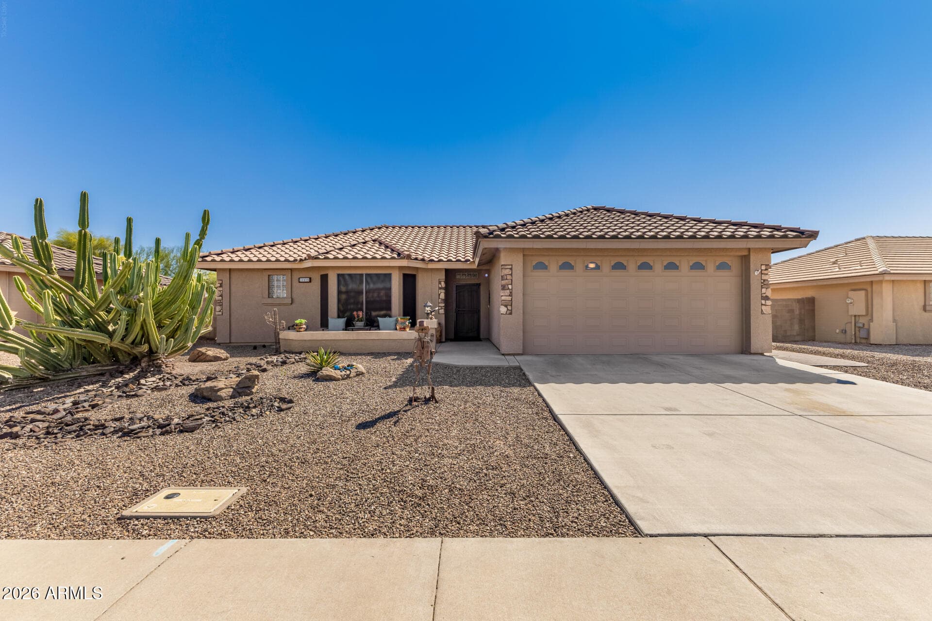 10935 E Olla Ave — photo 2
