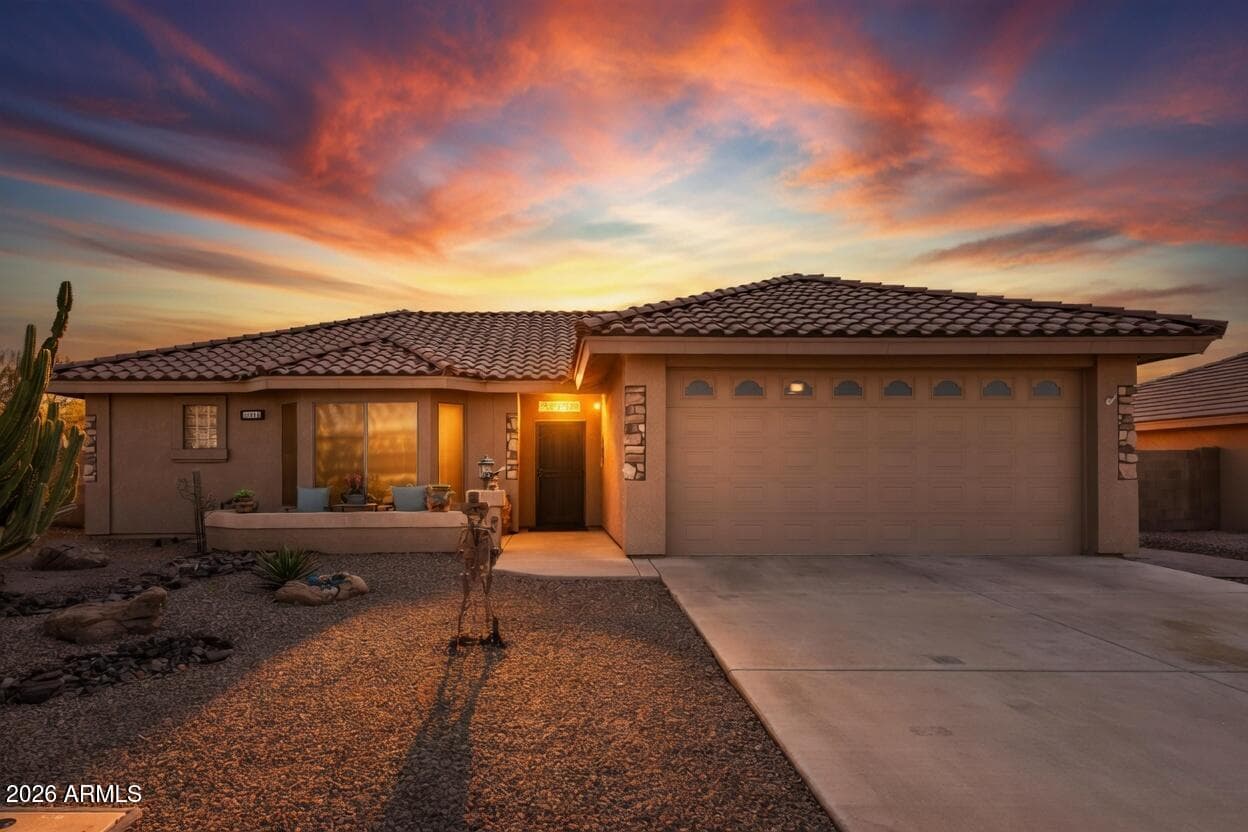 10935 E Olla Ave — photo 1