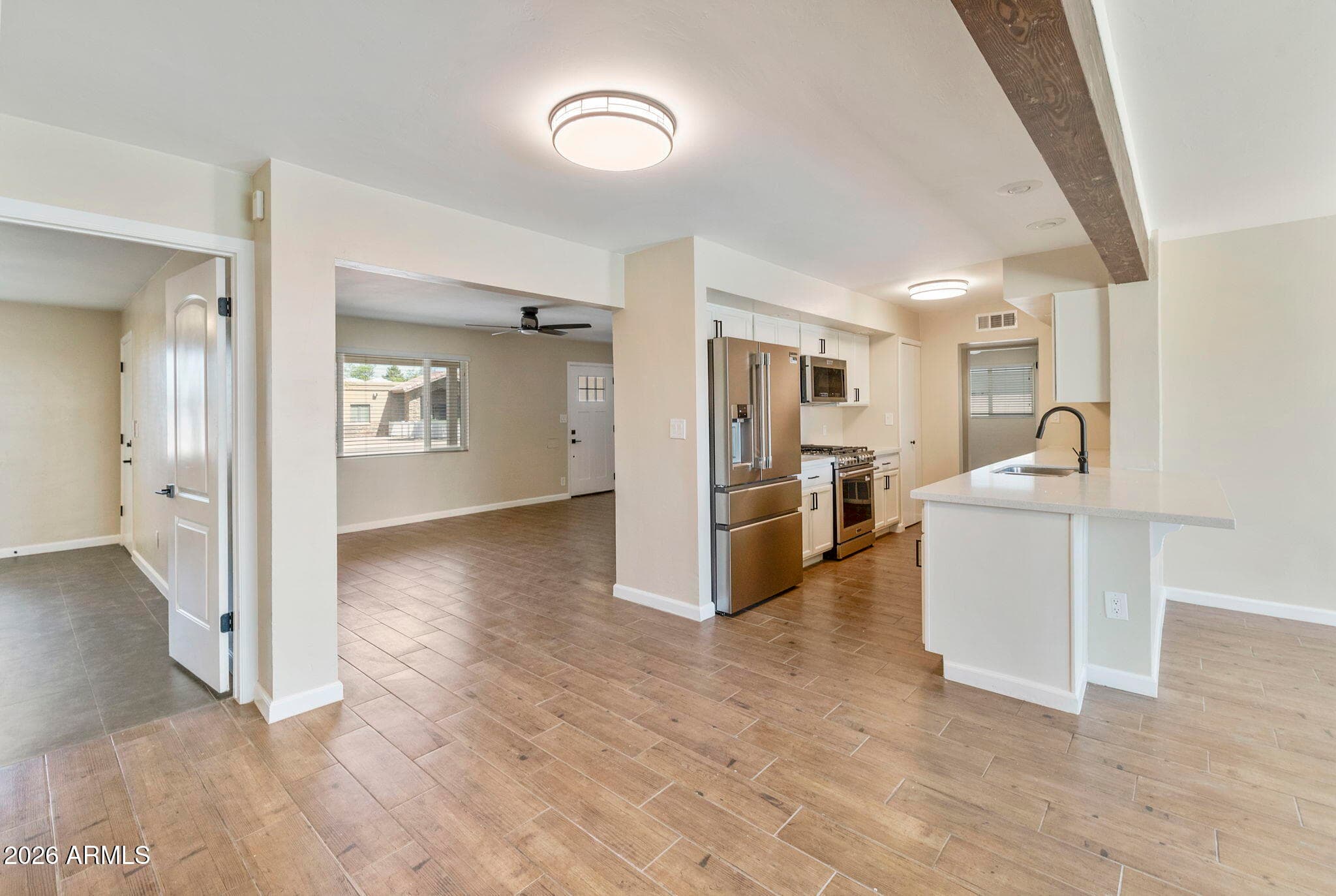 539 W 17th St — photo 2