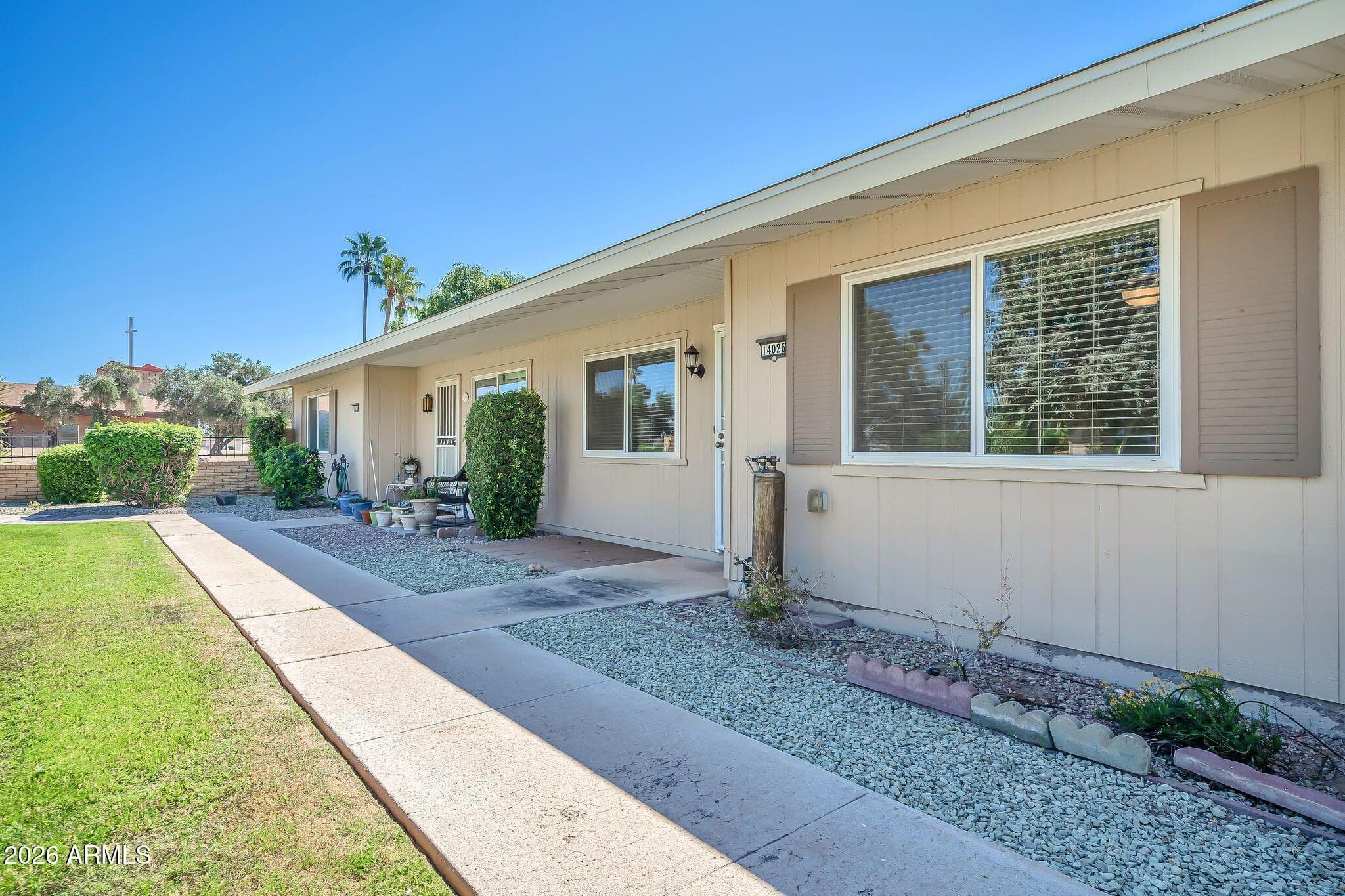 14026 N Thunderbird Blvd — photo 2