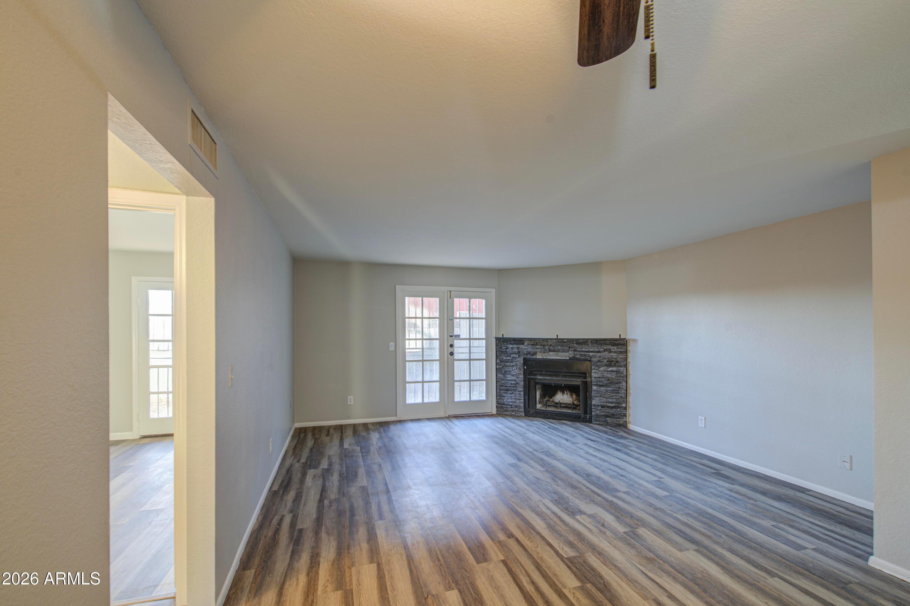 15402 N 28TH ST - Photo 2