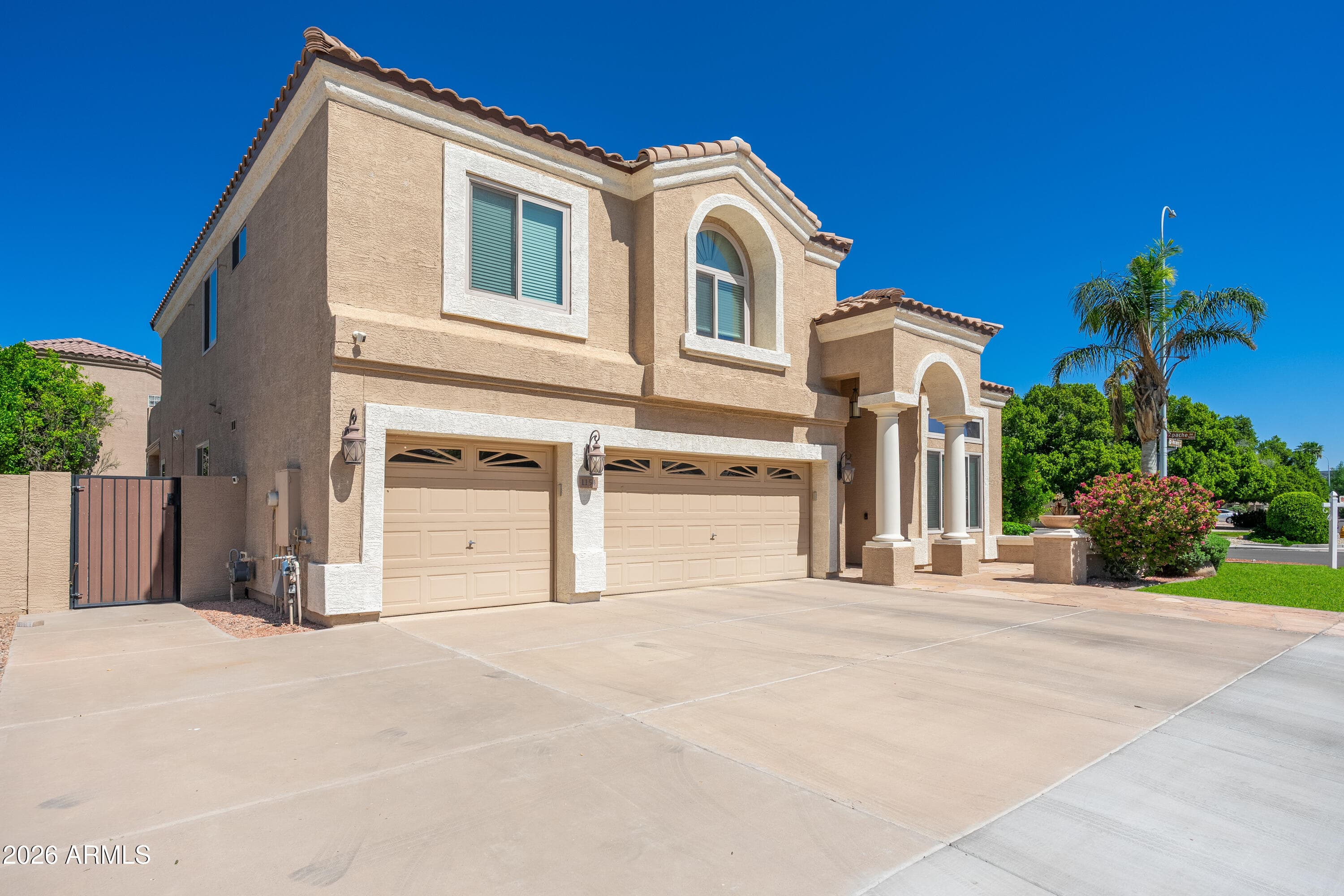 1154 W Mulberry Dr — photo 2