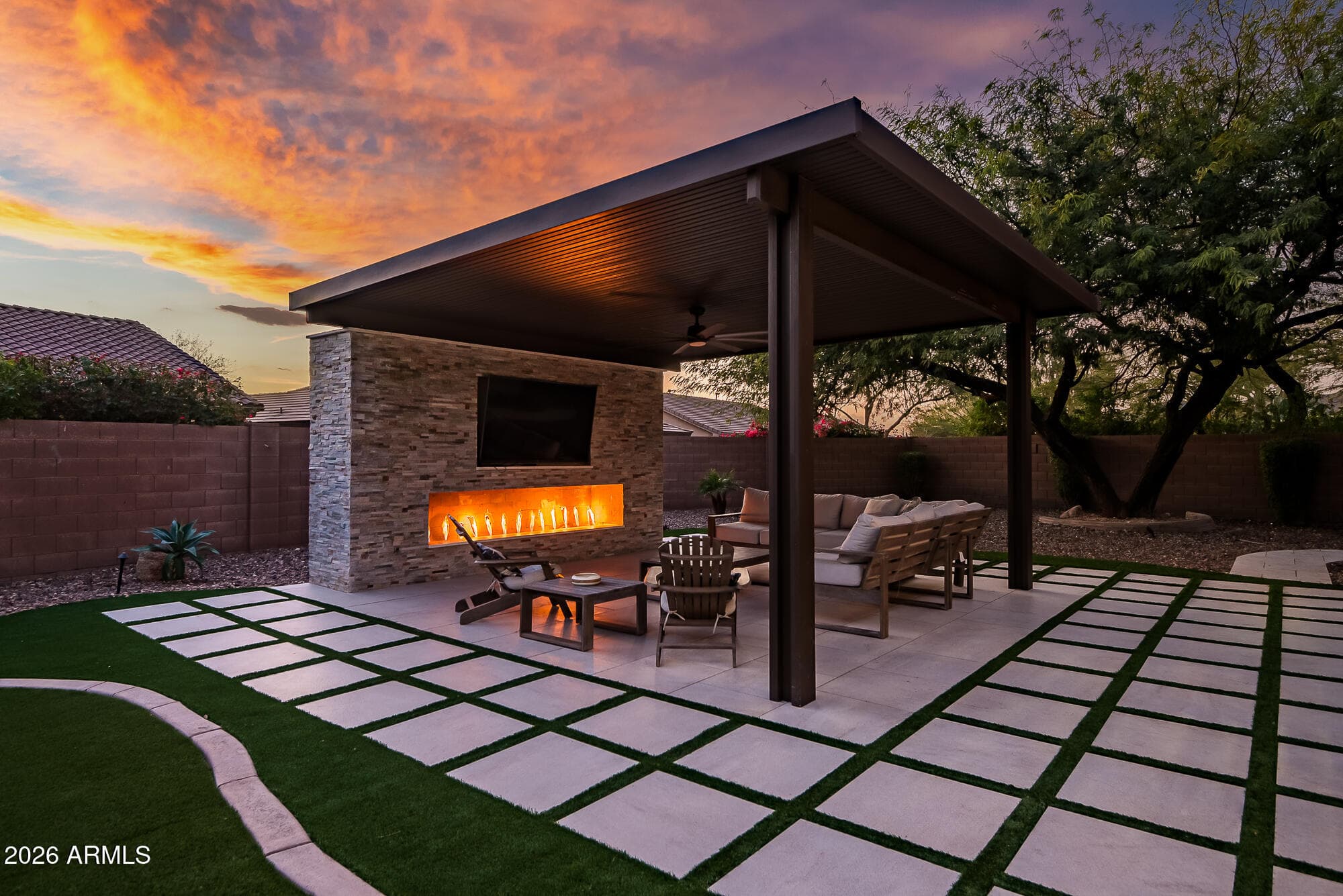 1529 W Laurel Greens Ct — photo 1