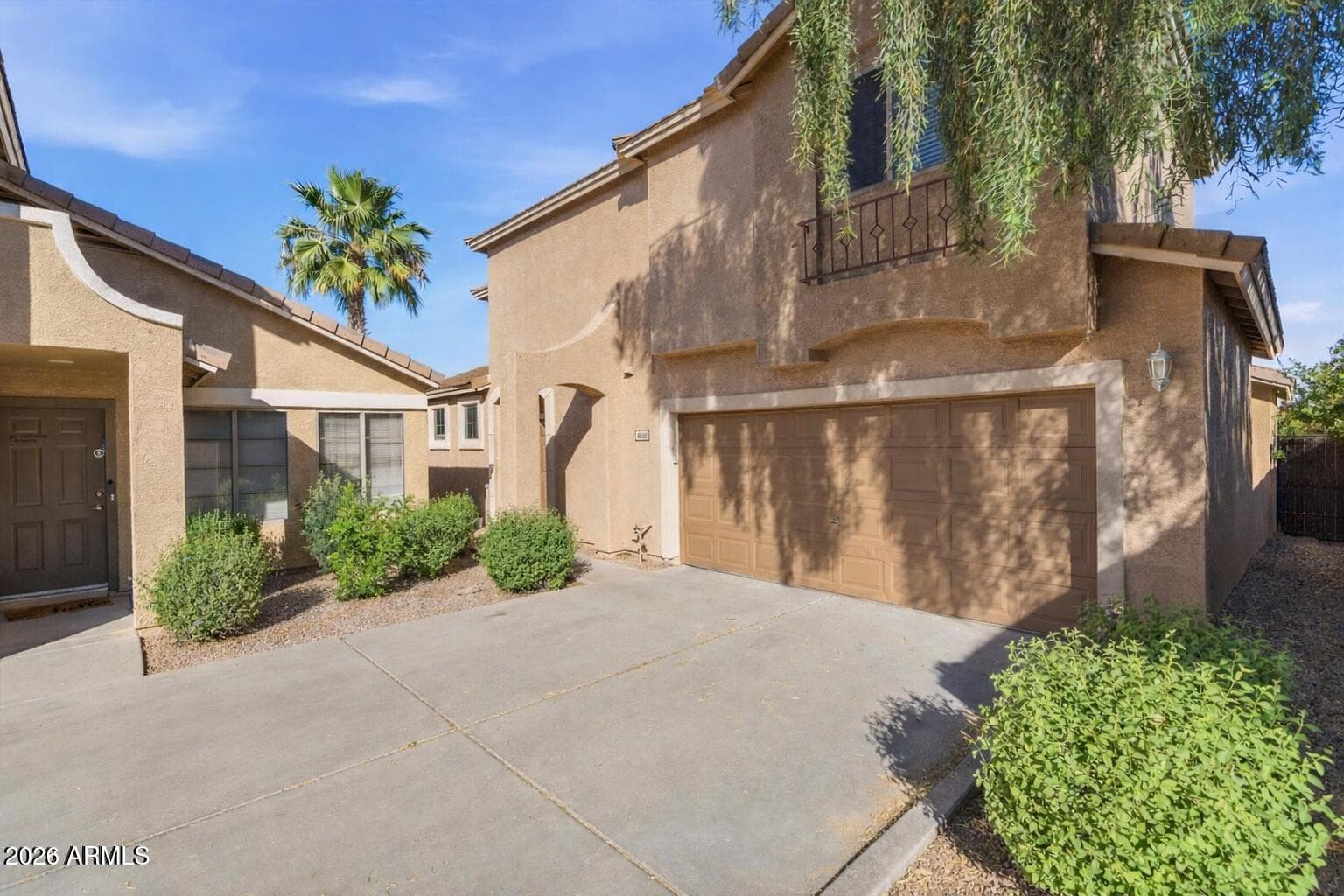 4010 E Melinda Ln — photo 2
