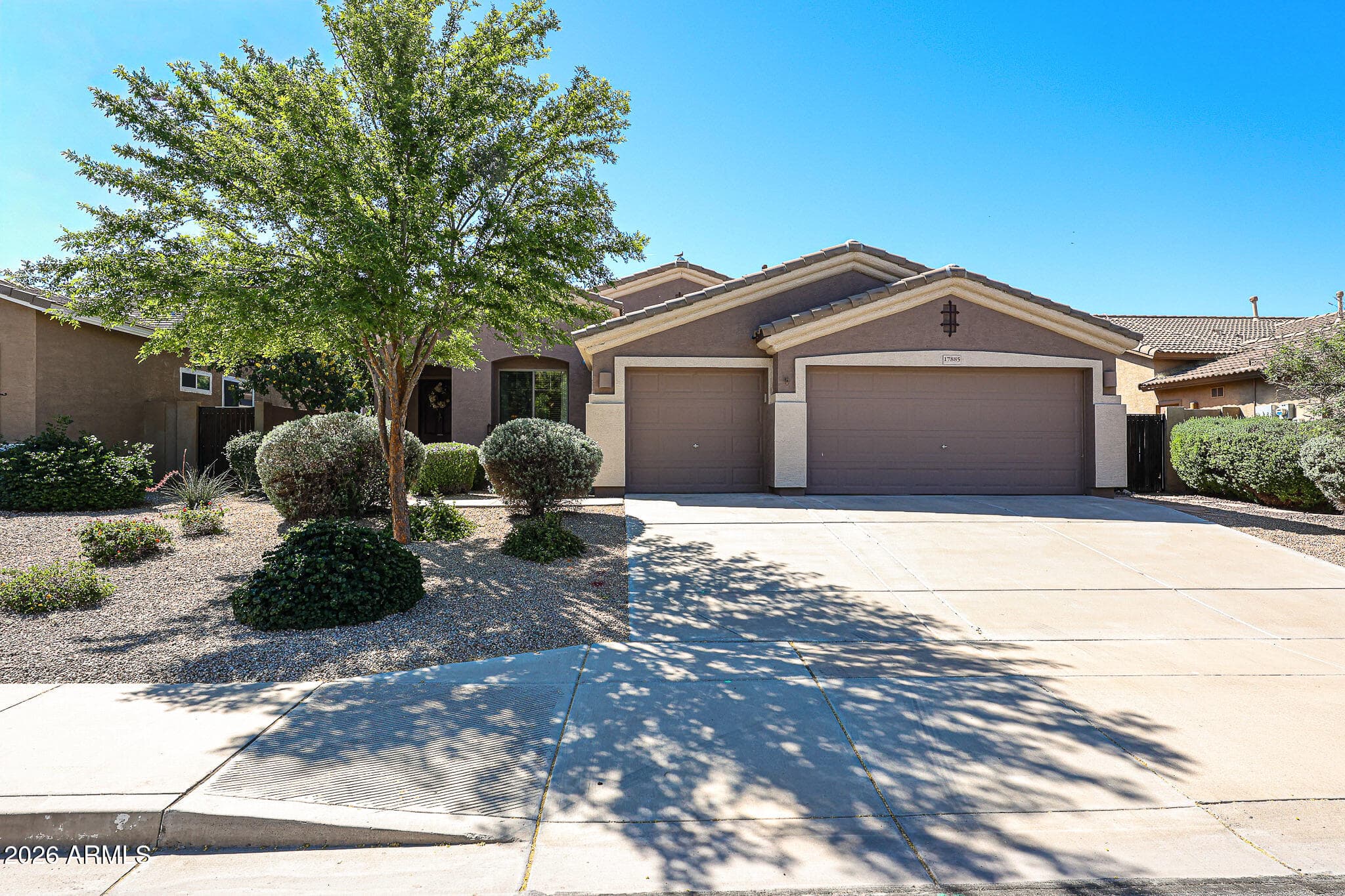 17885 W Desert View Ln — photo 2