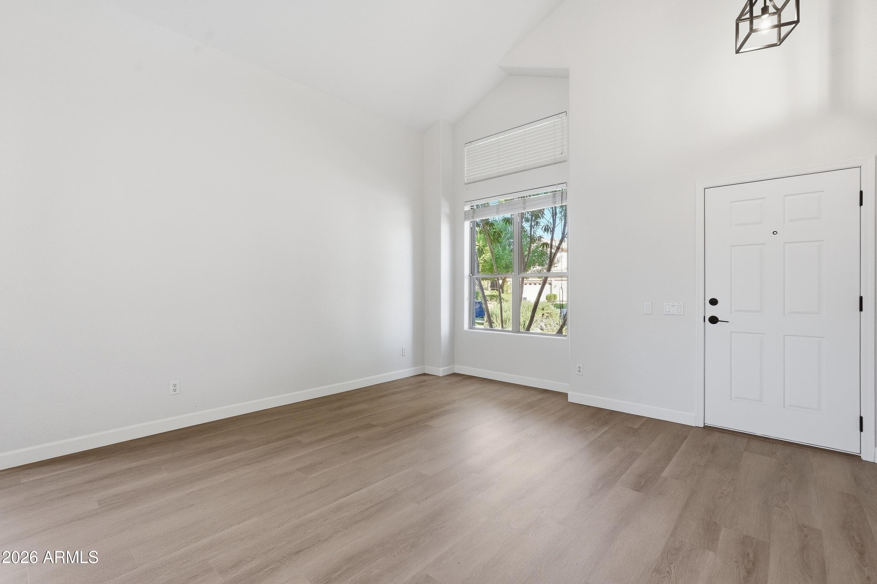 1491 W Blue Ridge Way — photo 2