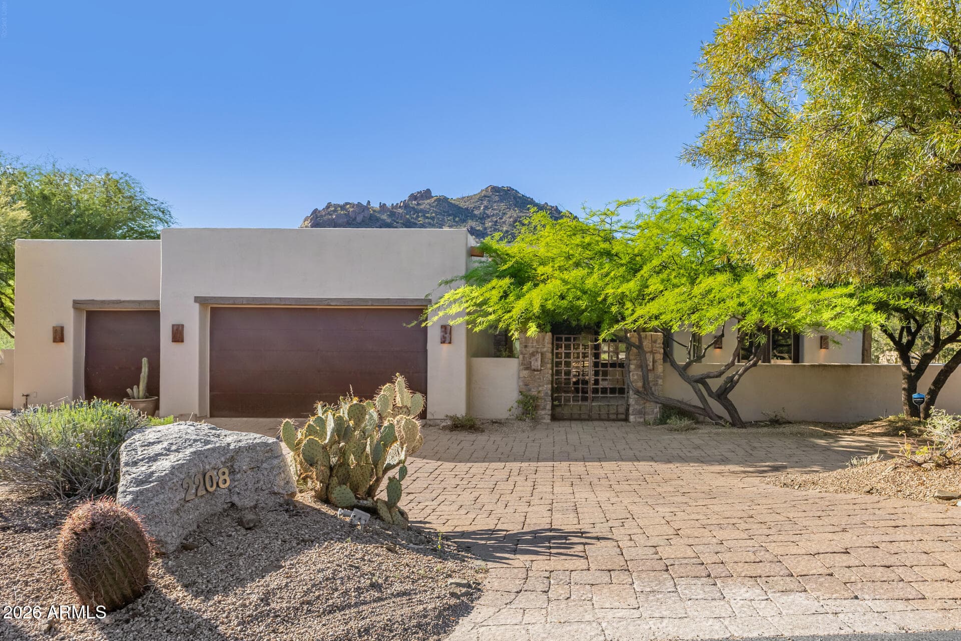2208 N Sagebrush Ln — photo 2