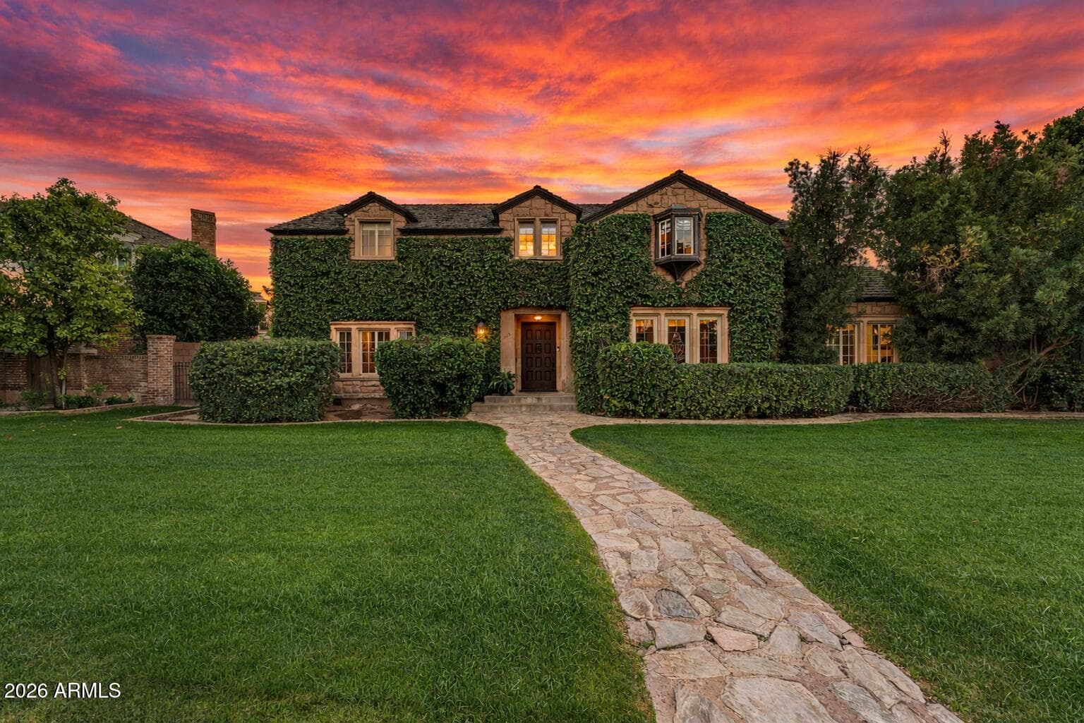 1015 W Encanto Blvd — photo 1