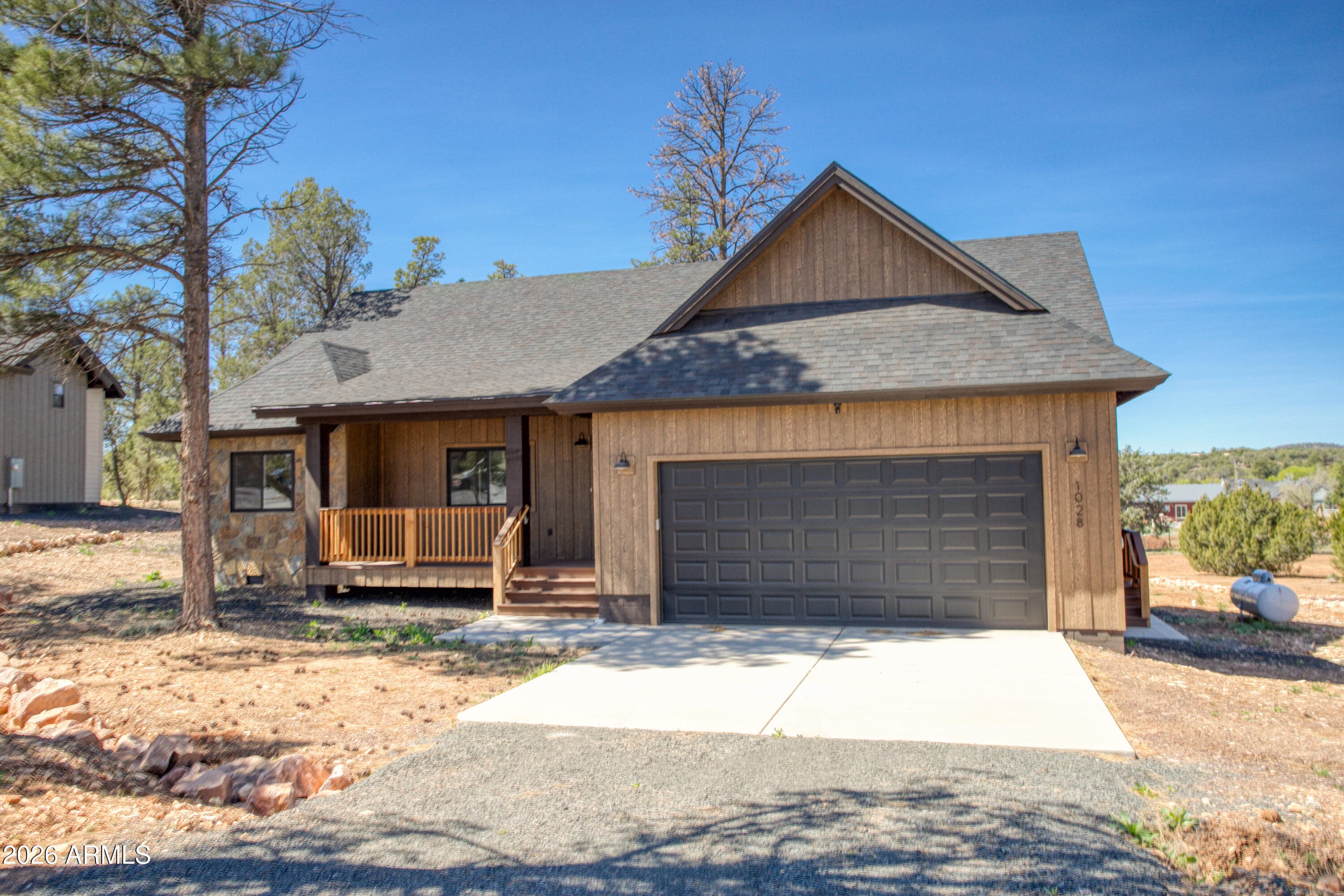 1028 School House Ln Ln — photo 2