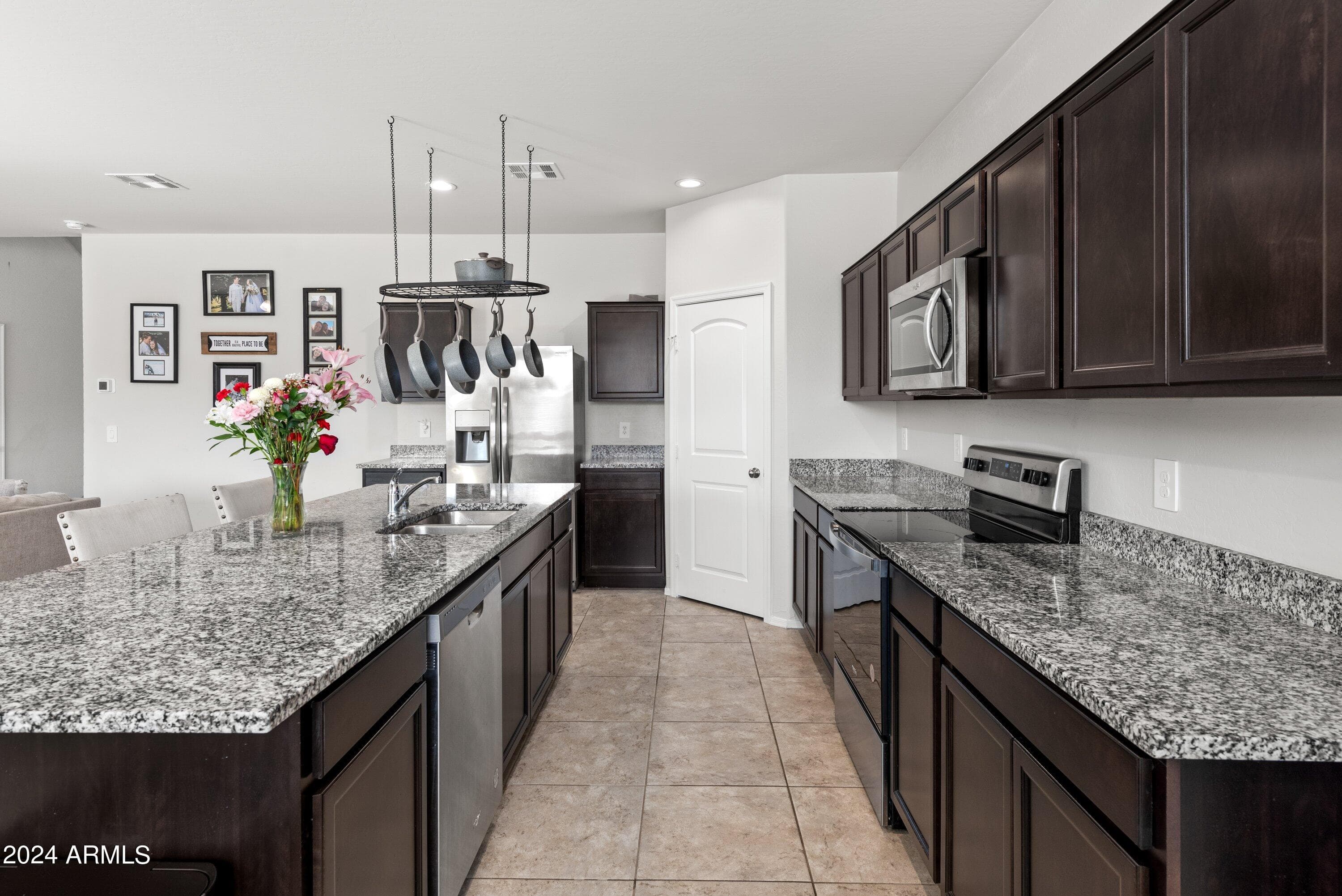 35419 W San Ildefanso Ave — photo 2