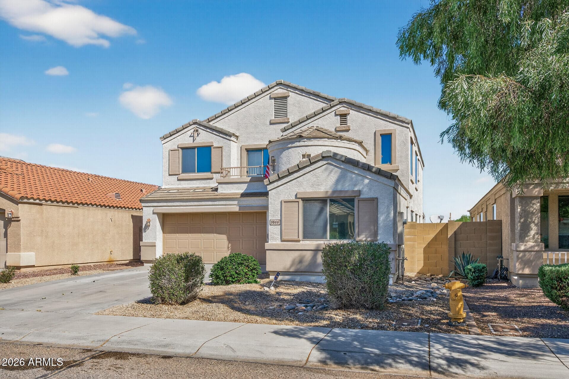9846 W Melinda Ln — photo 2