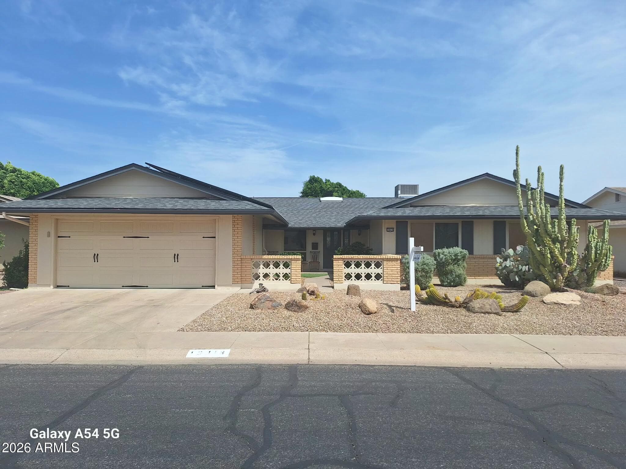 10416 W Cheryl Dr — photo 2