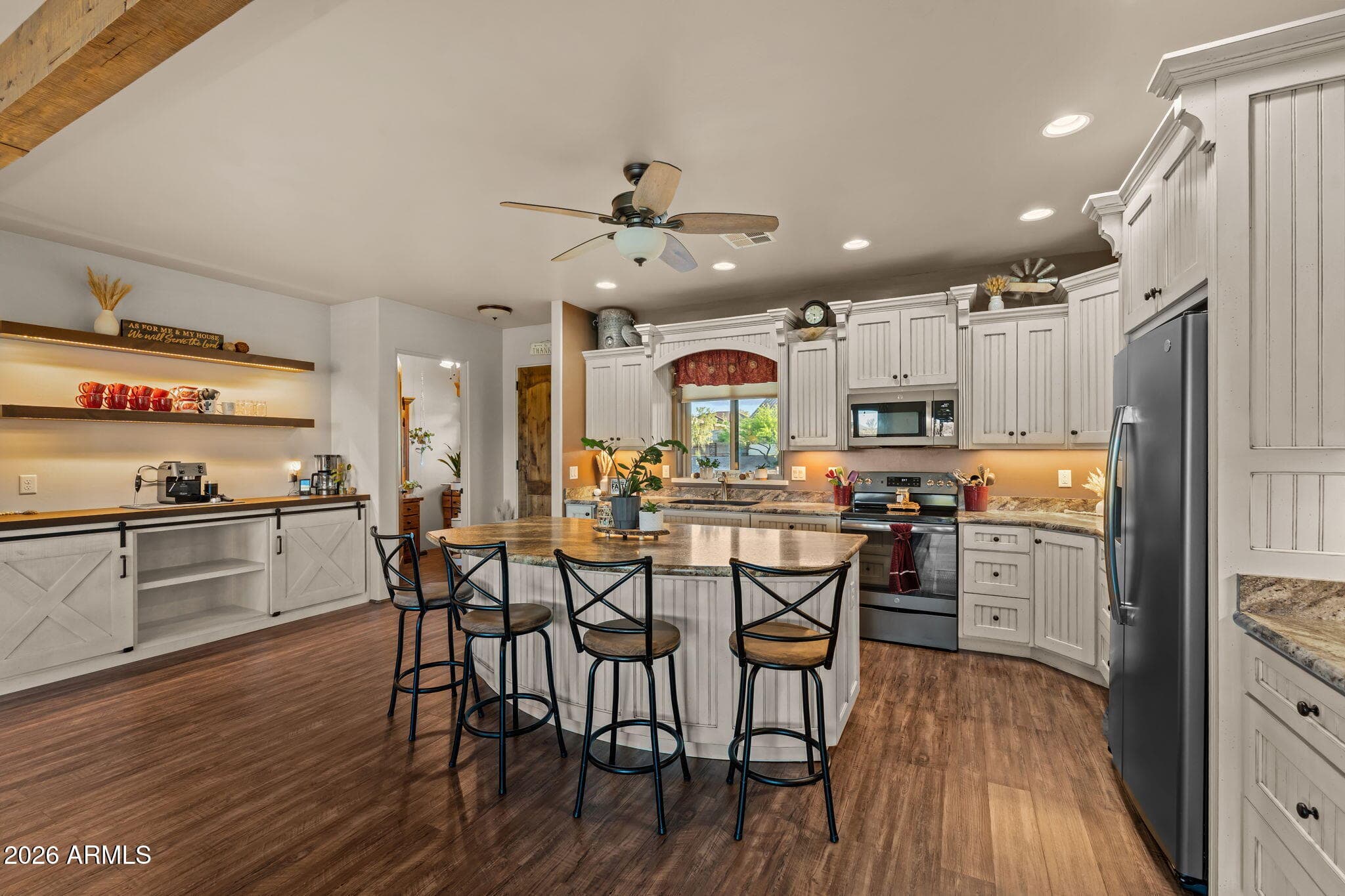 960 W Mclean Dr — photo 2