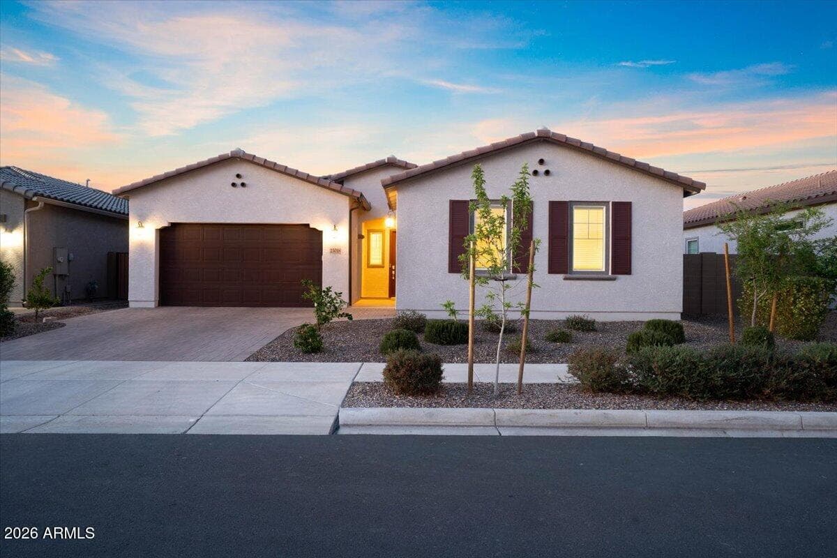 23018 E Lords Way — photo 1