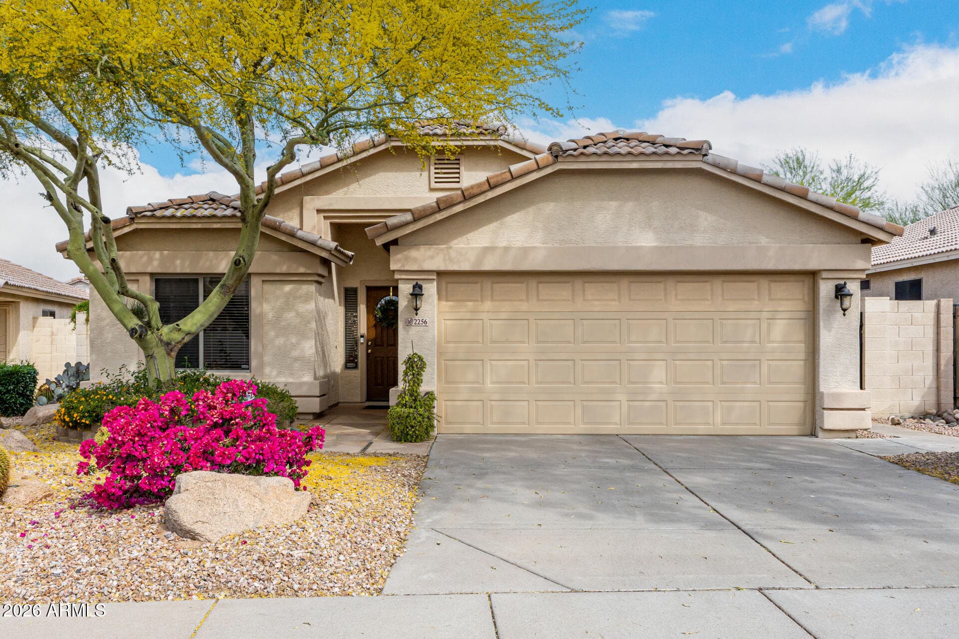 2256 E Soft Wind Dr — photo 2
