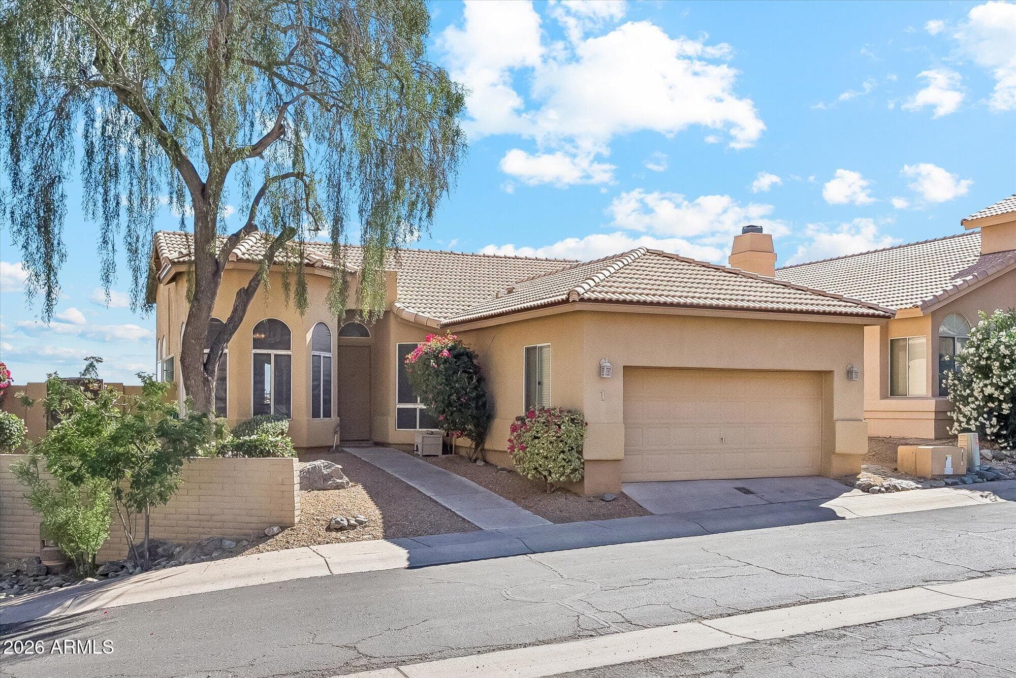 1 W Cochise Dr — photo 2