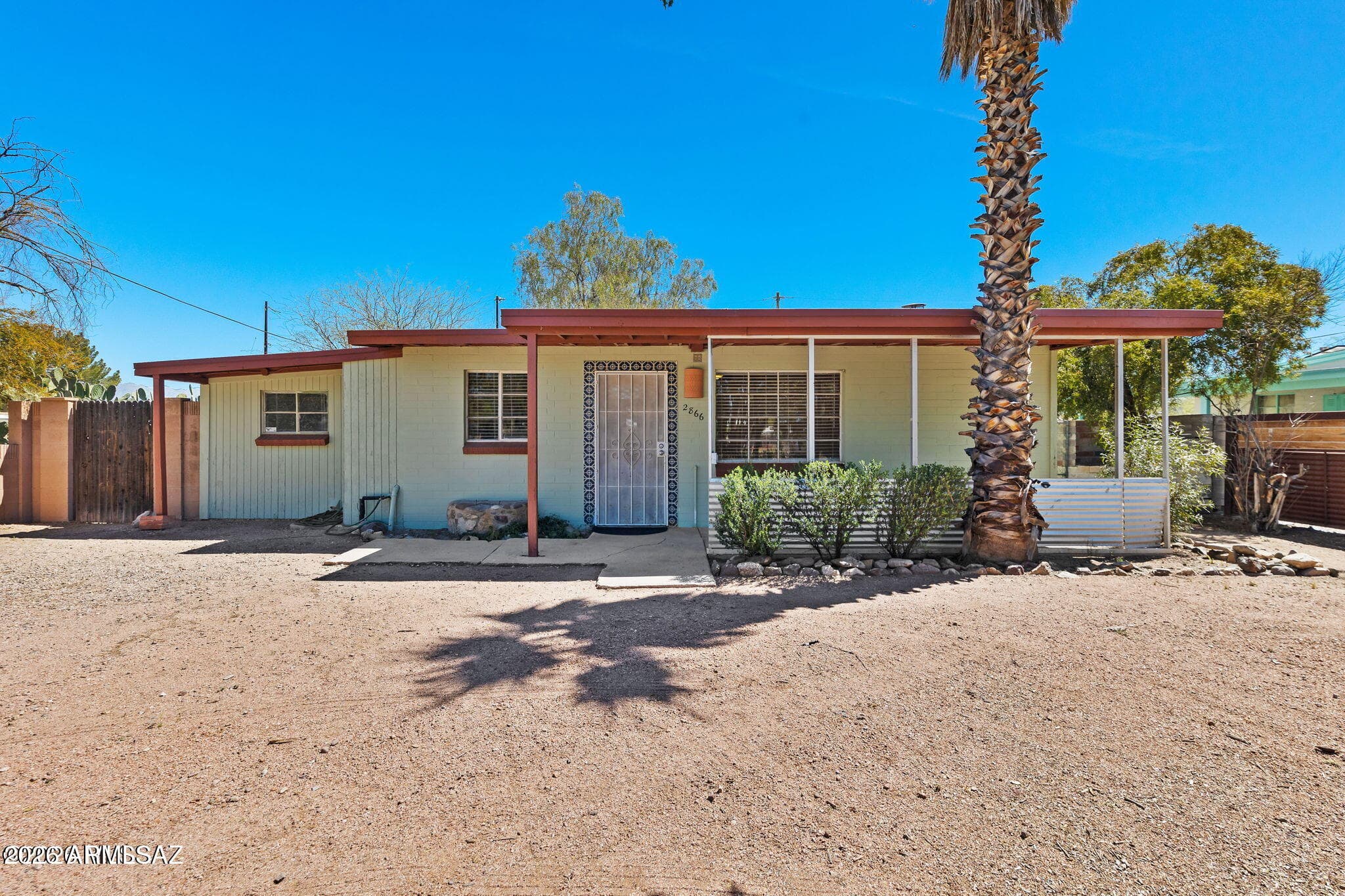 2866 N Desert Ave — photo 2