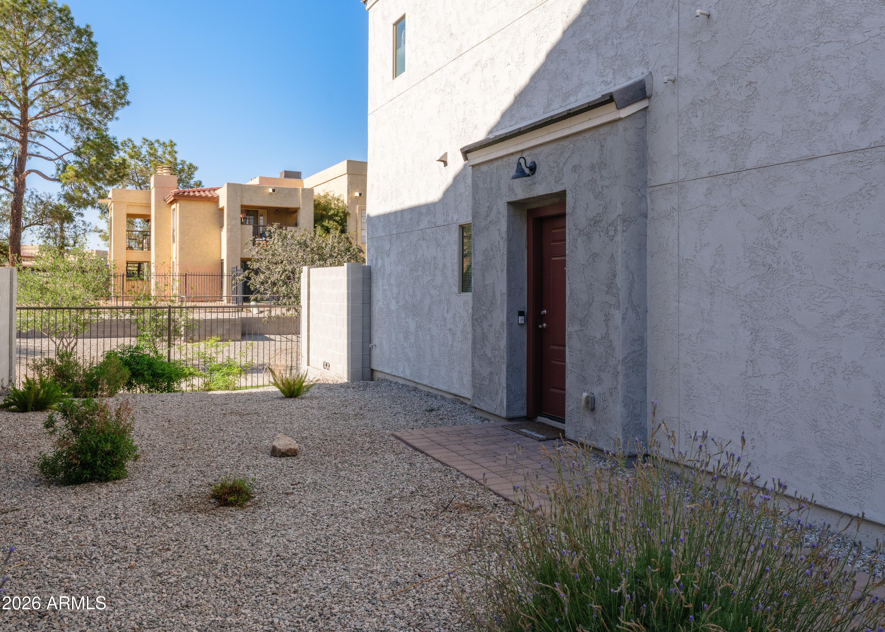2170 W Harmont Dr — photo 2