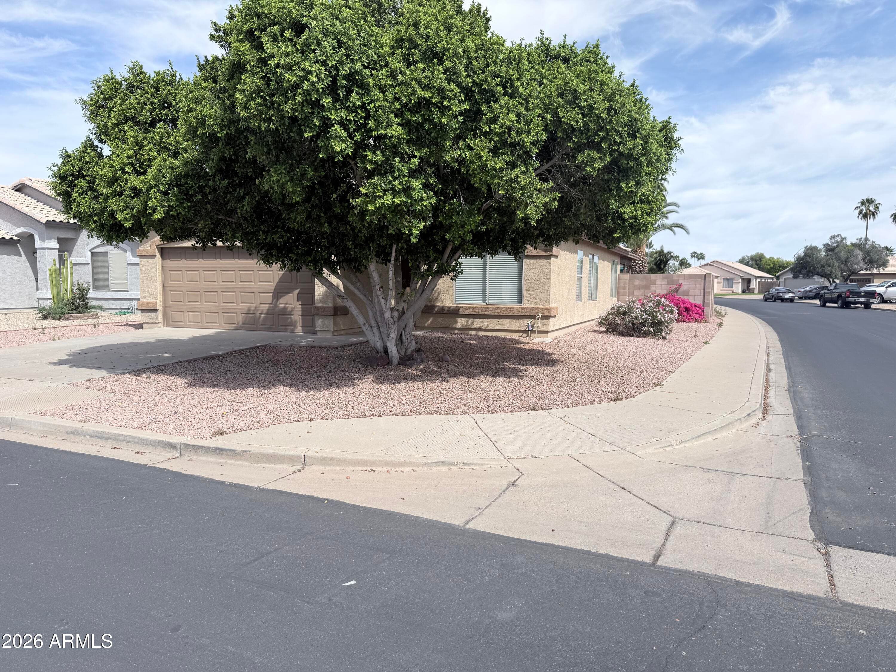 15902 W Elm St — photo 1
