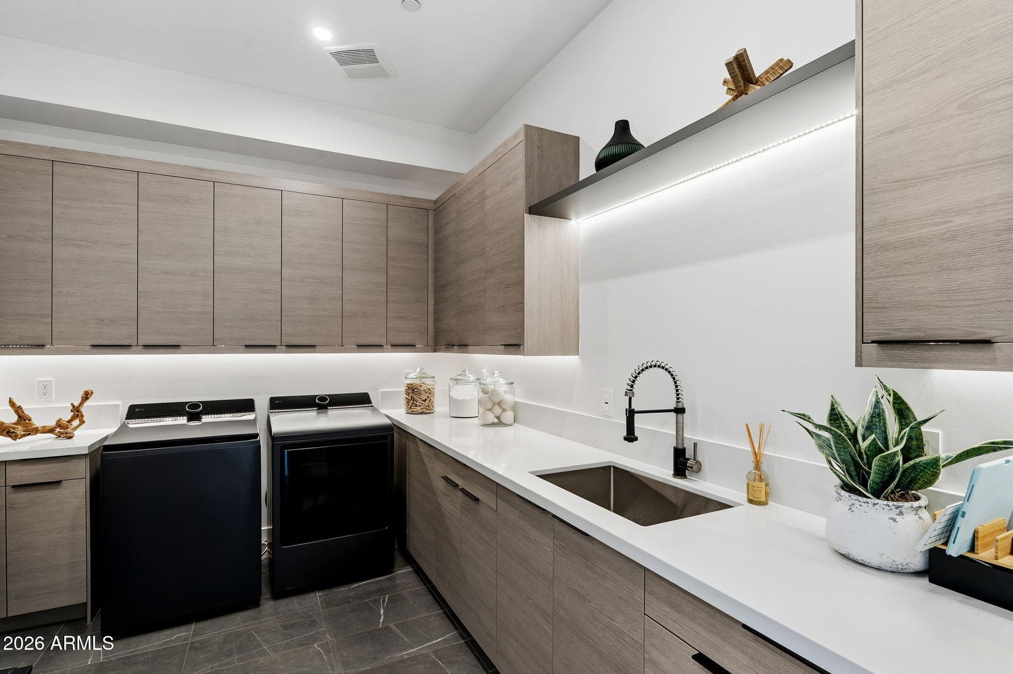 1831 E Palmaire Ave — photo 38