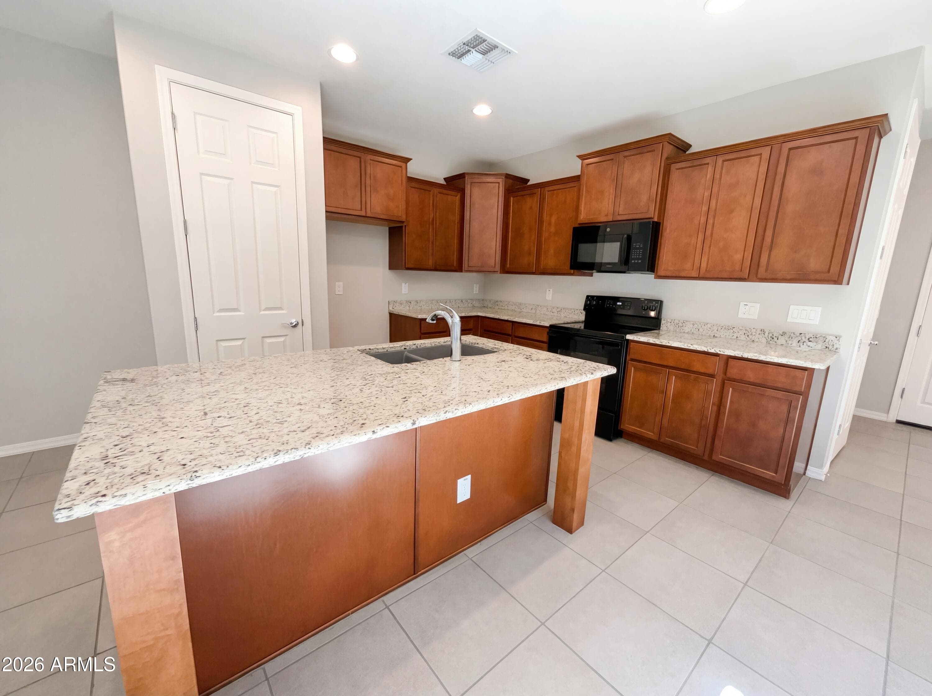 2511 S Entwistle St — photo 2