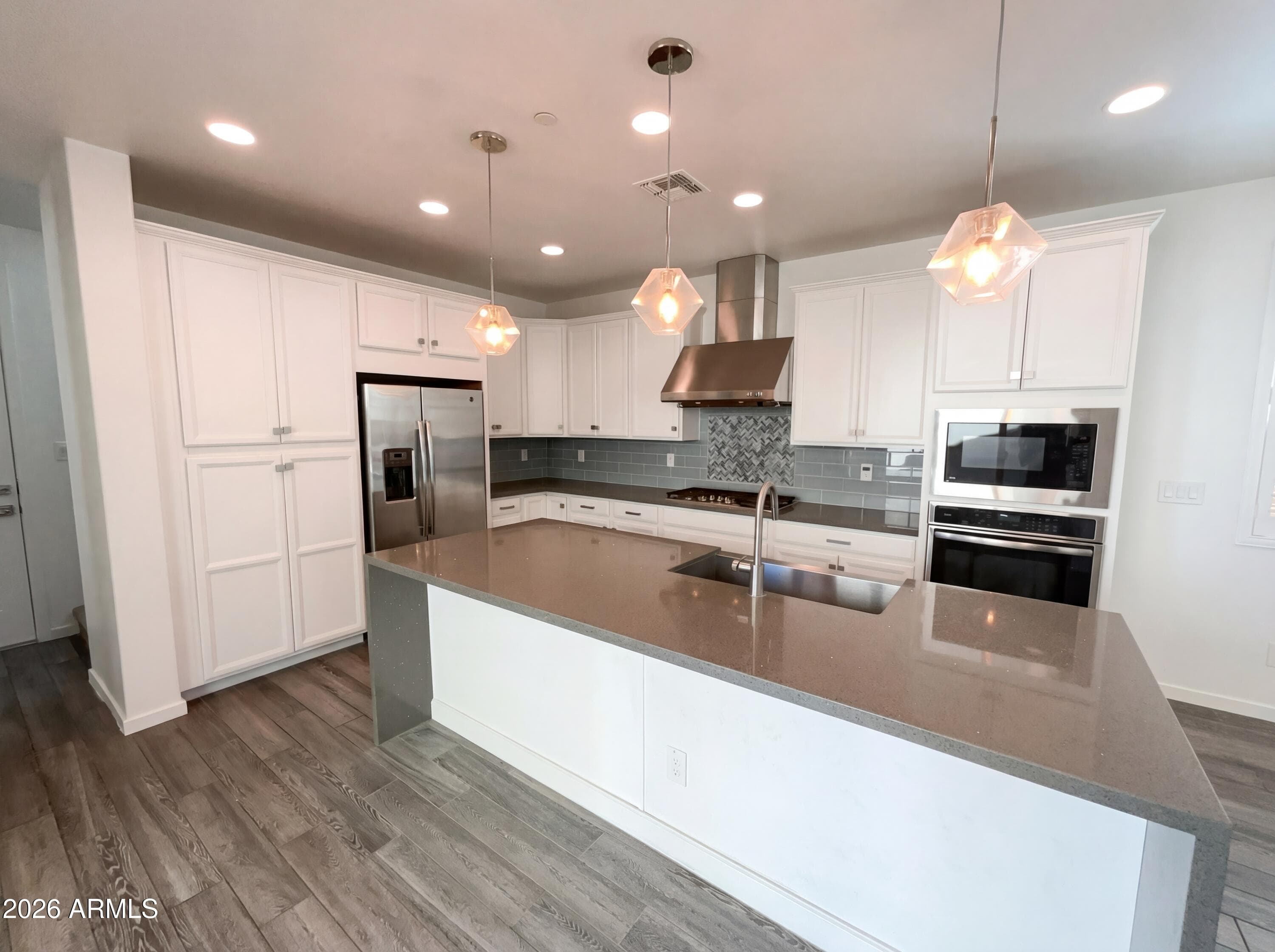 1952 S Follett Way — photo 2