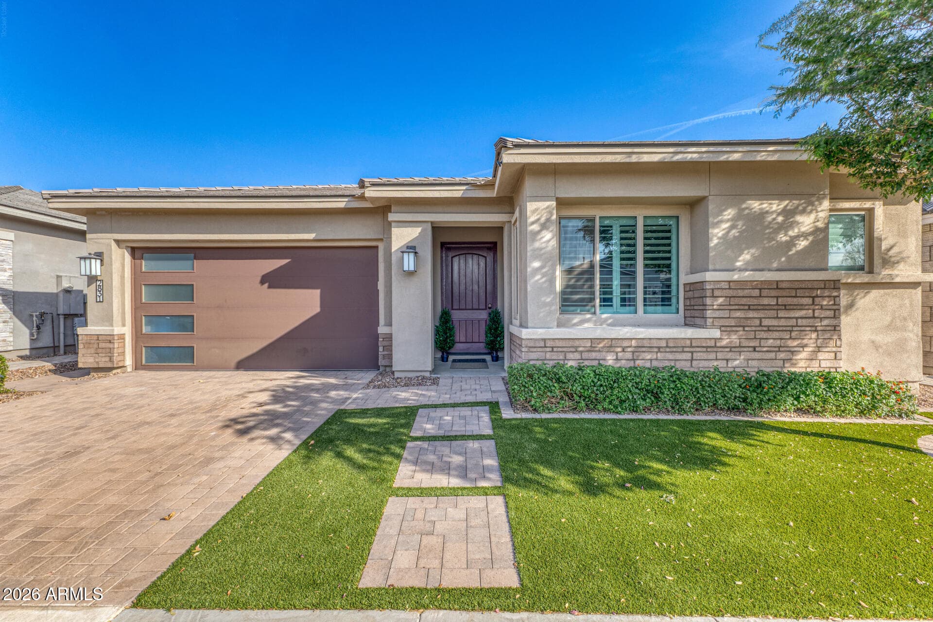 2831 E Los Gatos Dr — photo 2