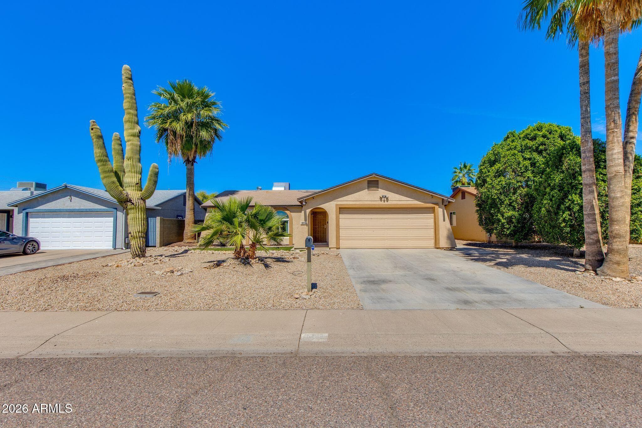 3608 E Janice Way — photo 2