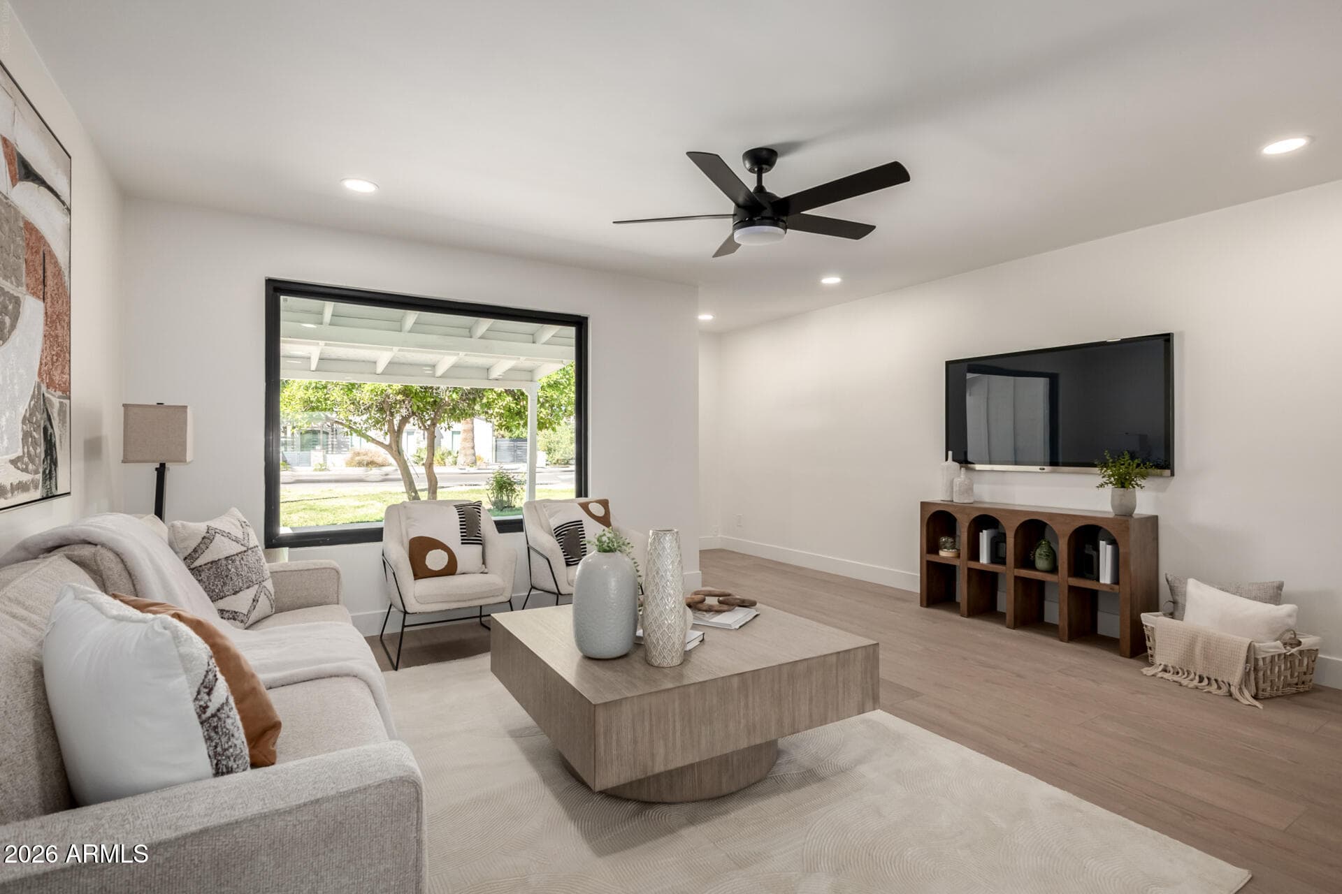 2825 E Campbell Ave — photo 2