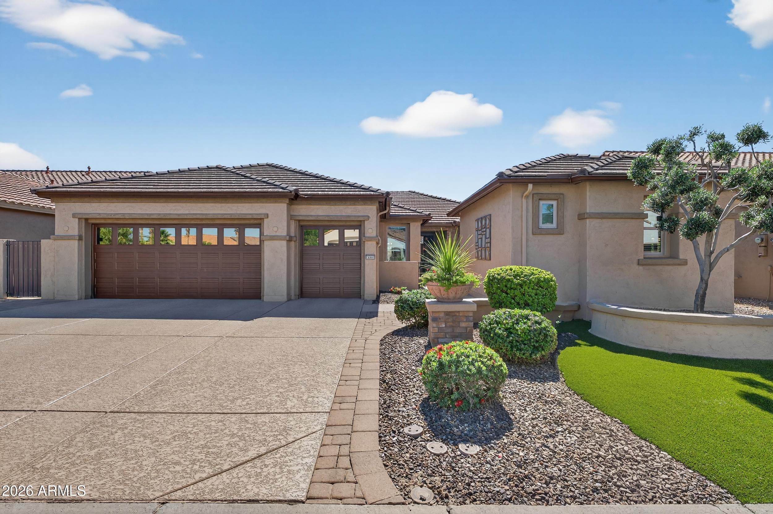 16441 W Holly St — photo 1