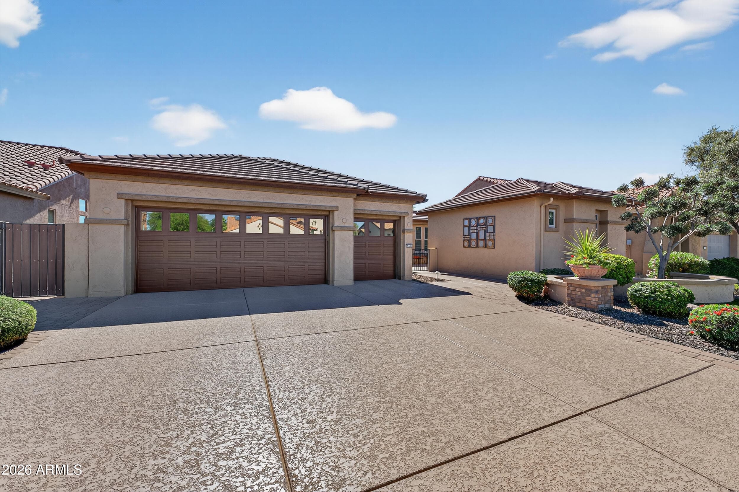 16441 W Holly St — photo 2