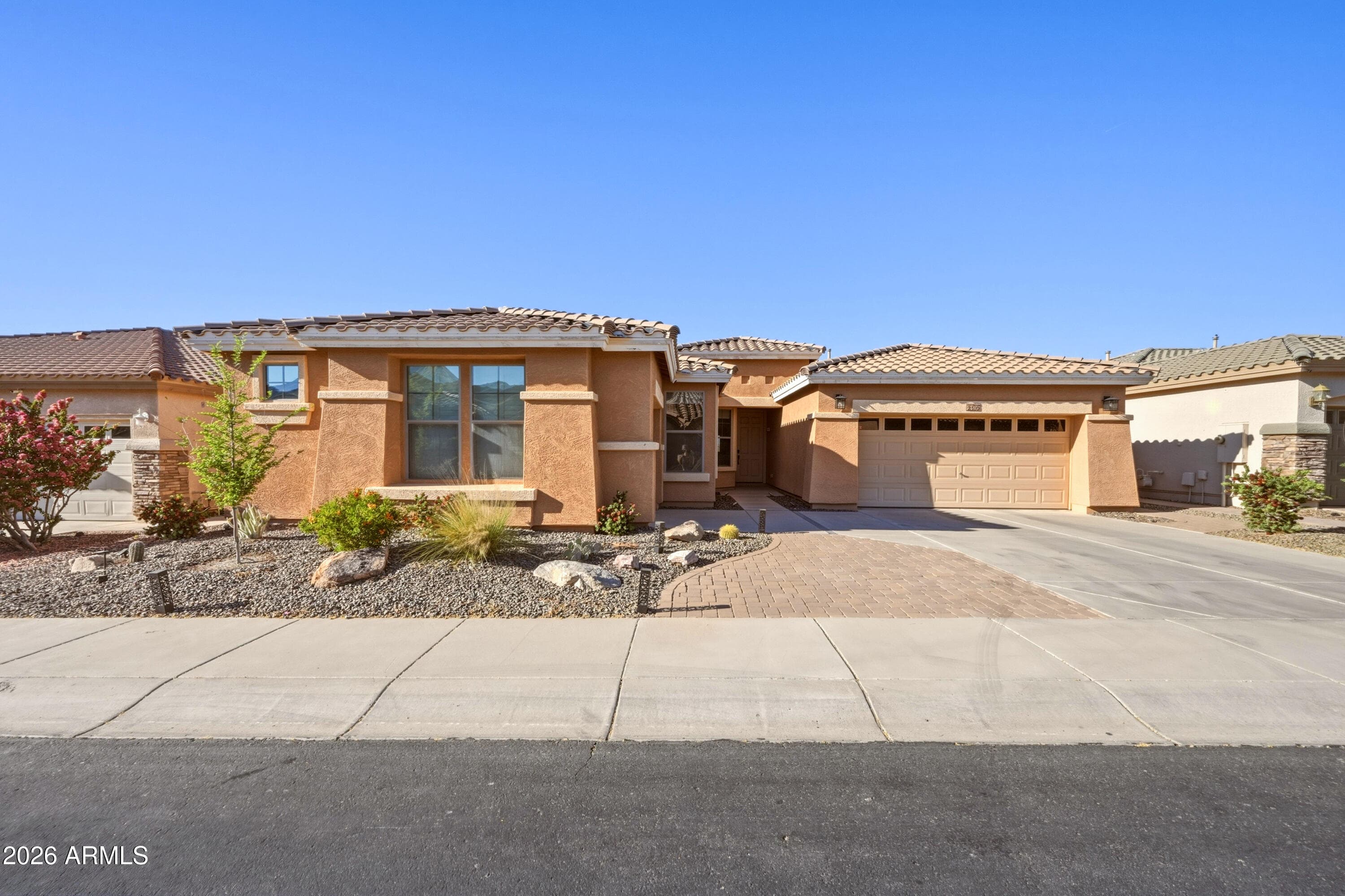 2310 W Kachina Trail — photo 2