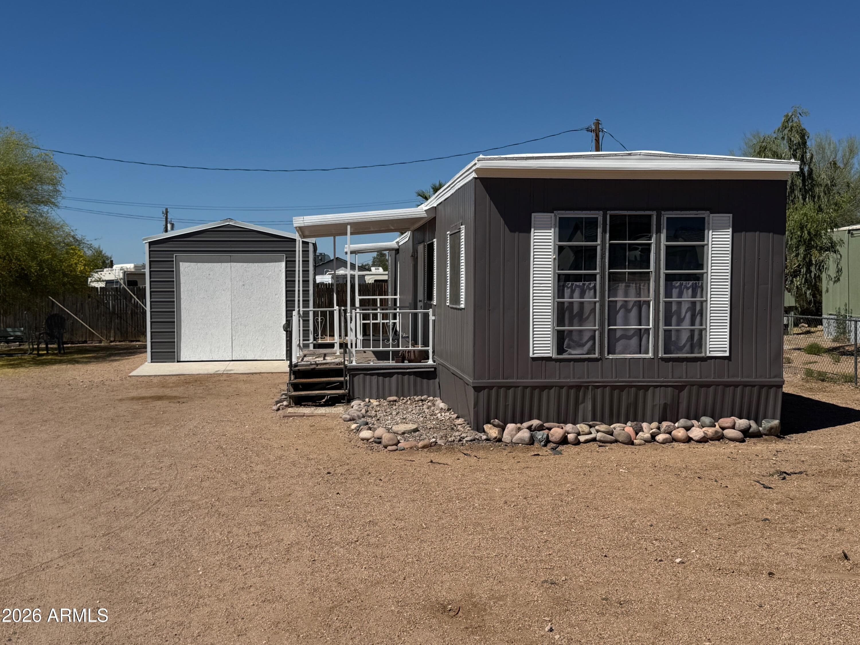 1922 N Desert View Dr — photo 1